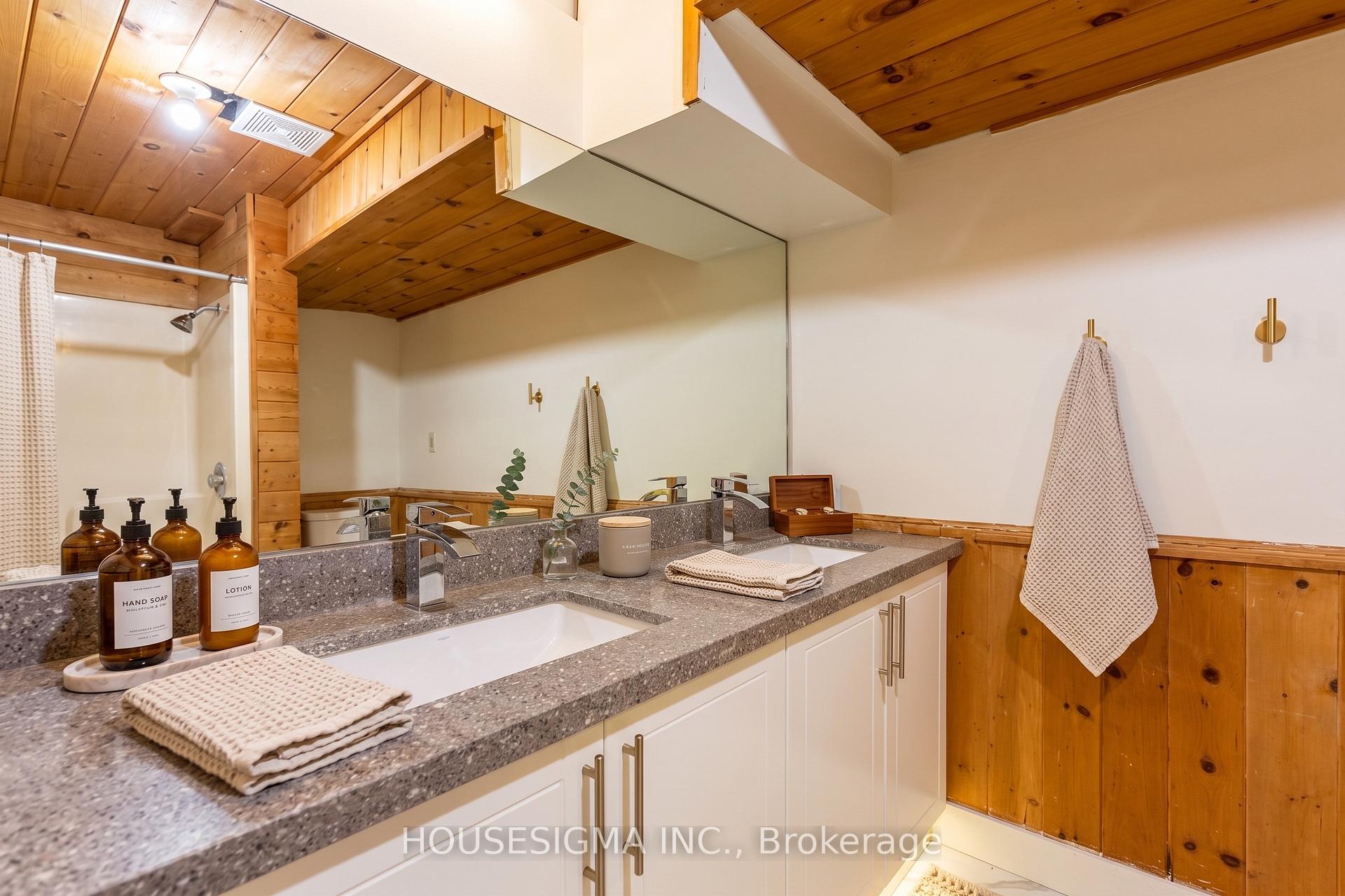Photo 17 of 33 College Crescent, Barrie, Grove East — HOMEH