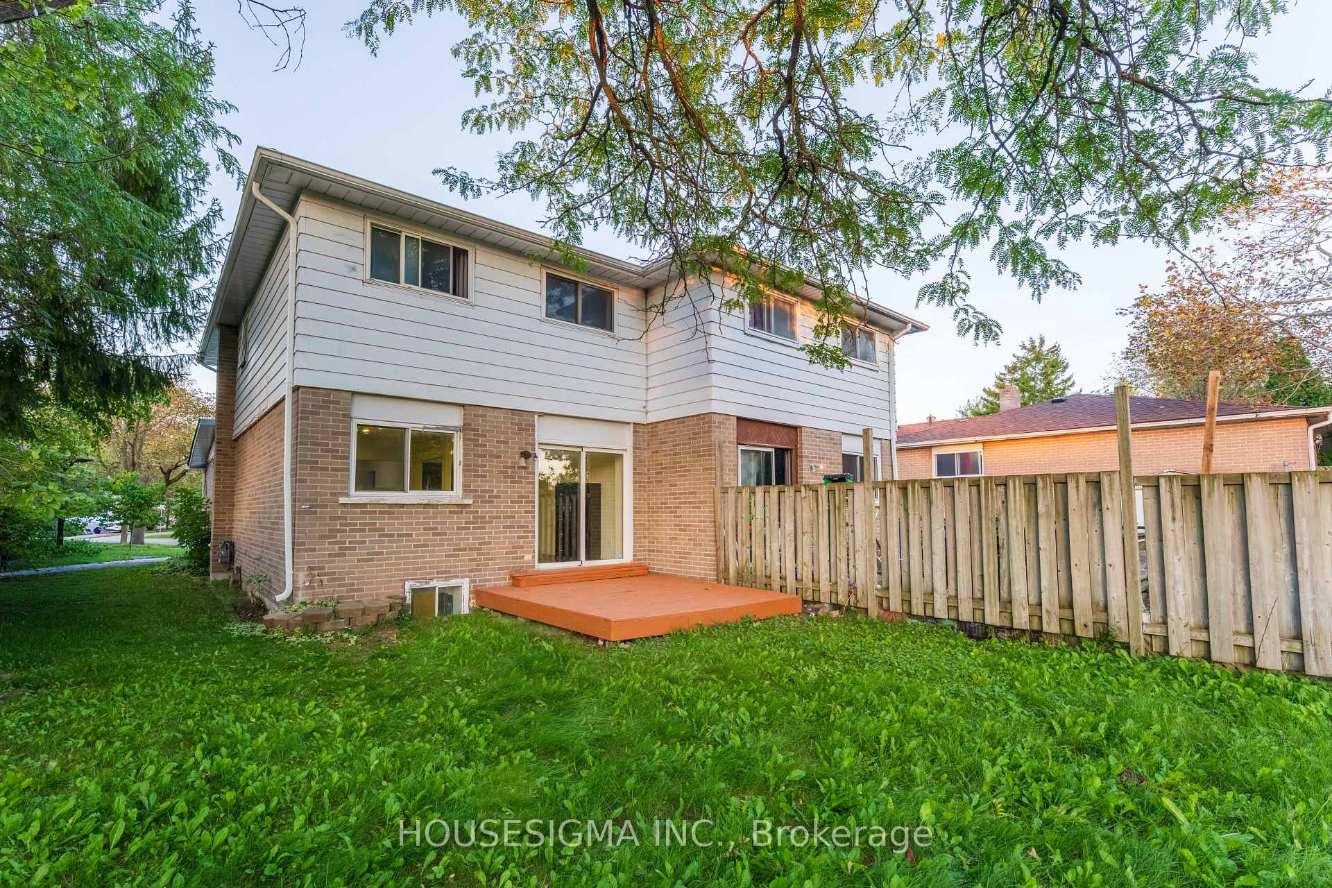 Photo 18 of 33 College Crescent, Barrie, Grove East — HOMEH