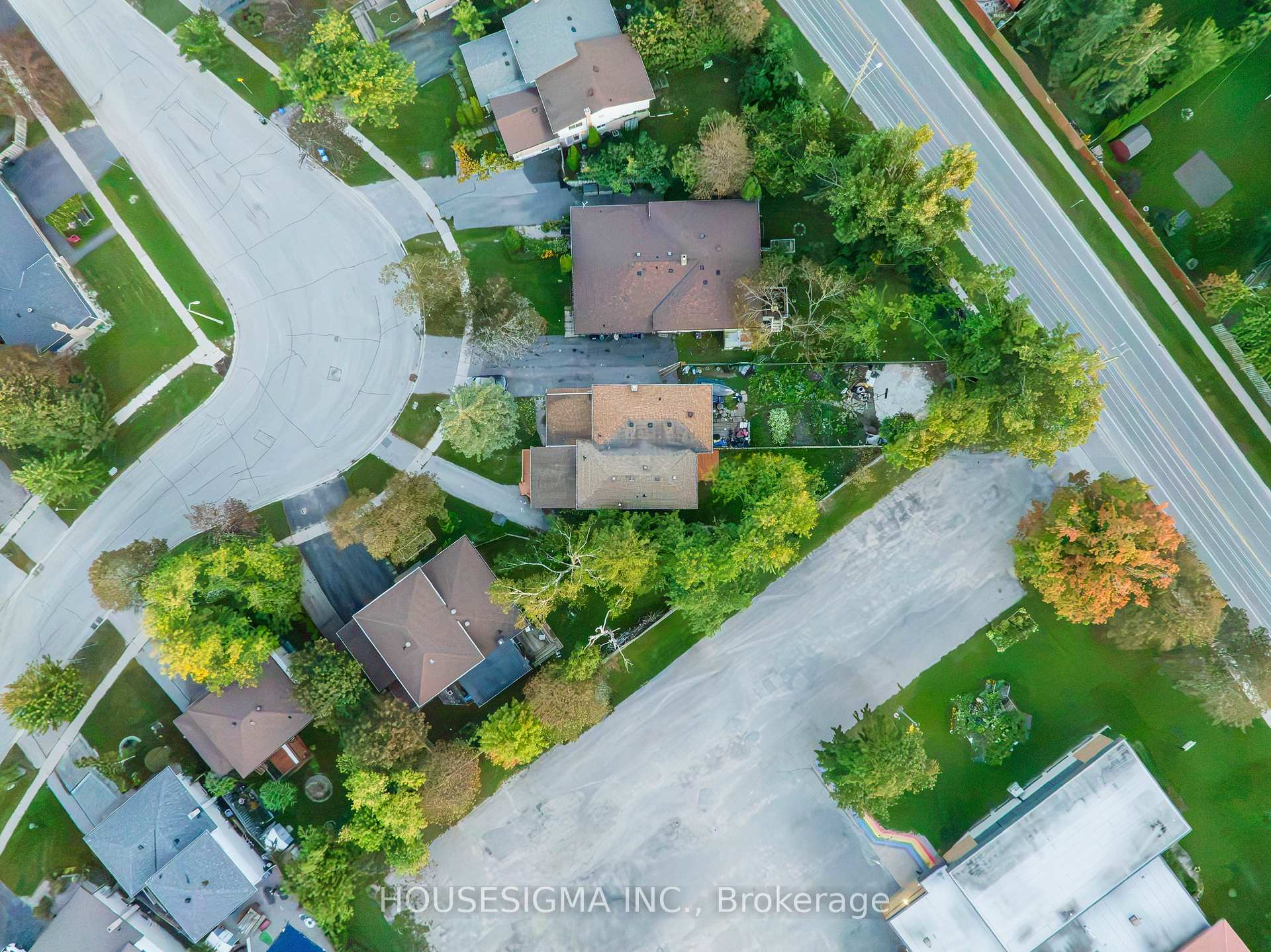 Photo 22 of 33 College Crescent, Barrie, Grove East — HOMEH