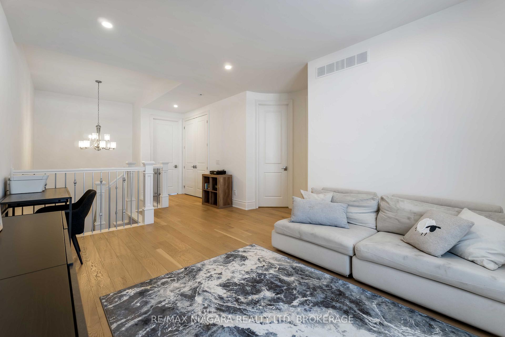 Photo 18 of 15 Arbourvale Common Road, St. Catharines, Glendale/Glenridge — HOMEH