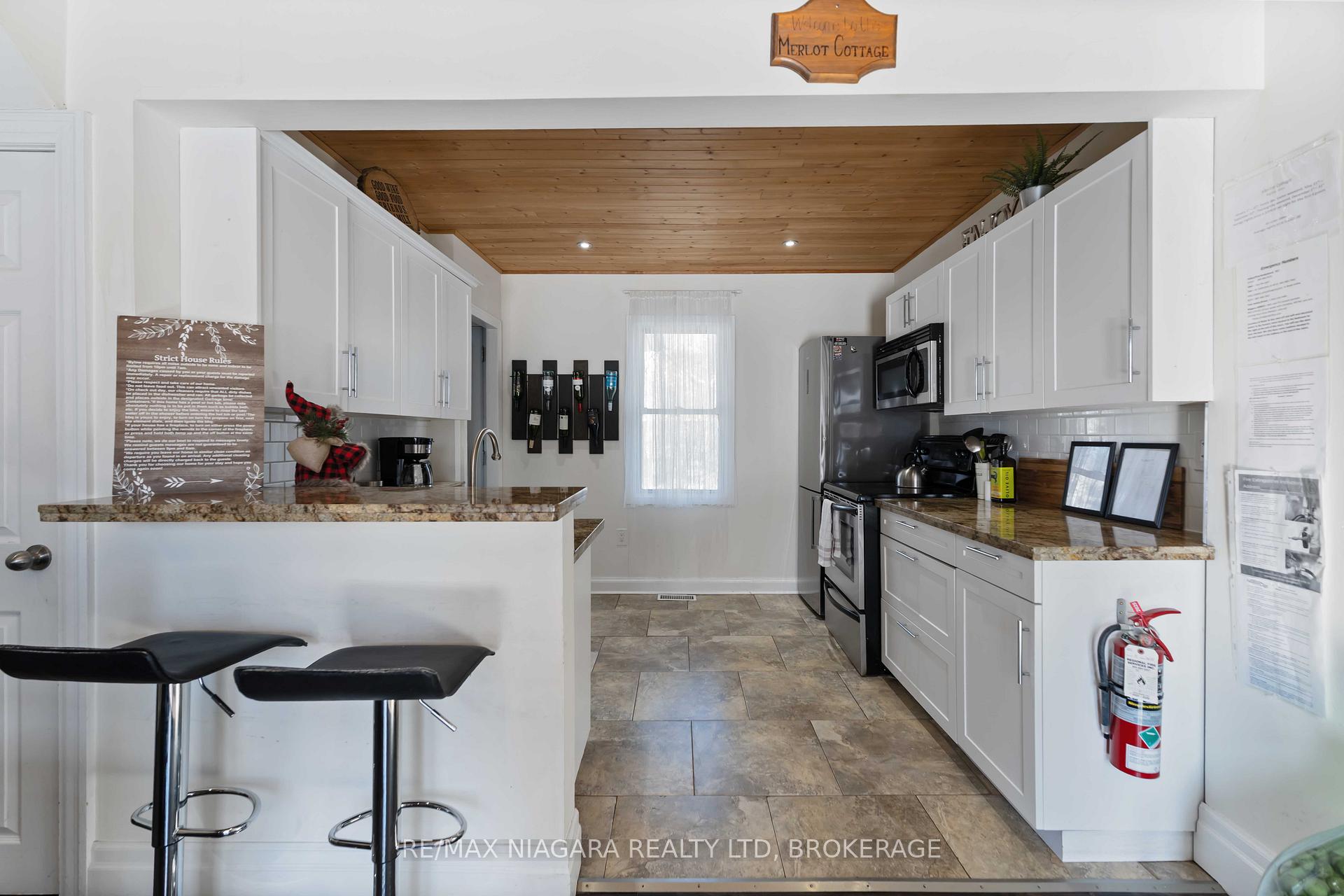 Photo 5 of 1459 Niagara Stone Road, Niagara-on-the-Lake, Virgil — HOMEH