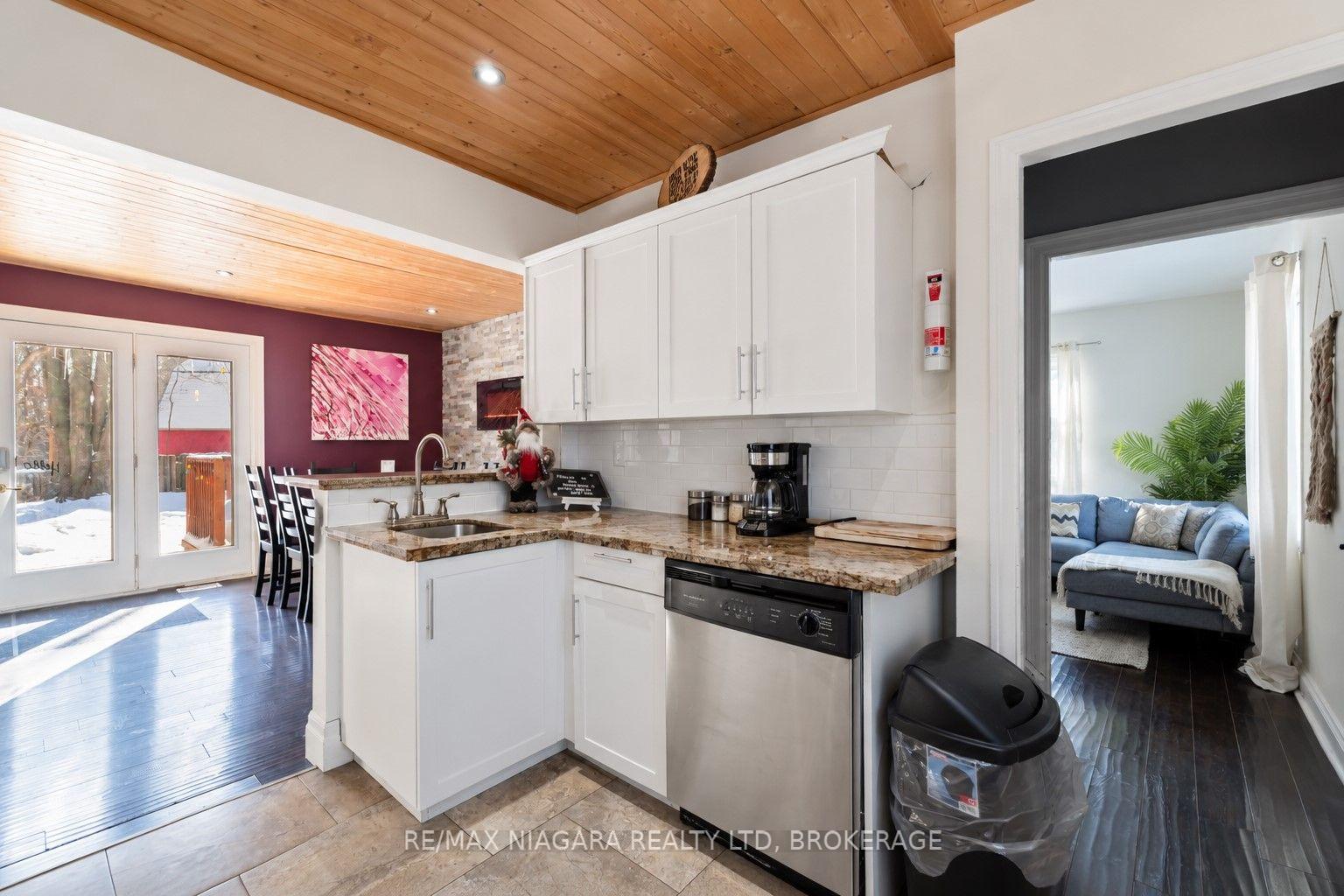 Photo 7 of 1459 Niagara Stone Road, Niagara-on-the-Lake, Virgil — HOMEH