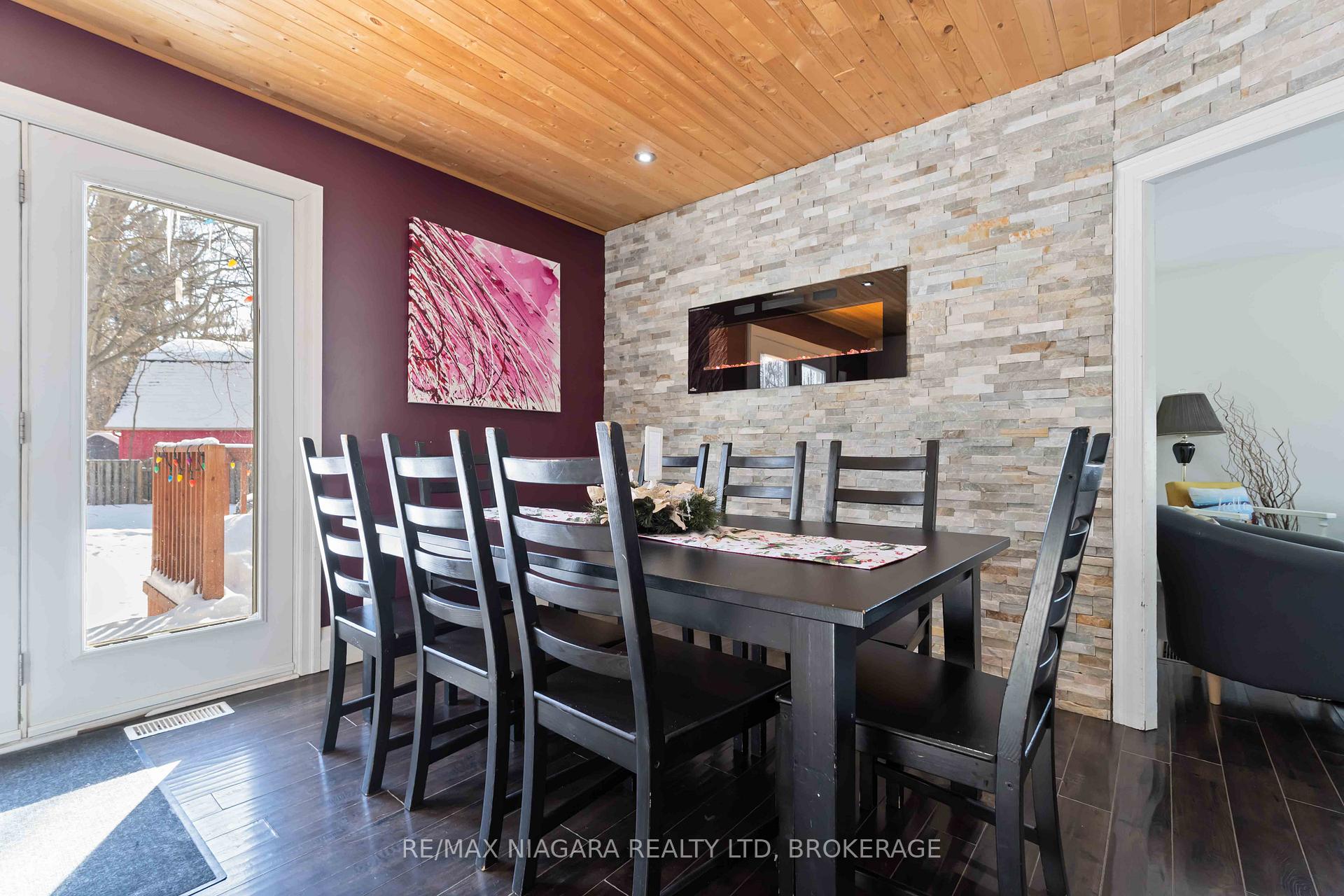 Photo 17 of 1459 Niagara Stone Road, Niagara-on-the-Lake, Virgil — HOMEH