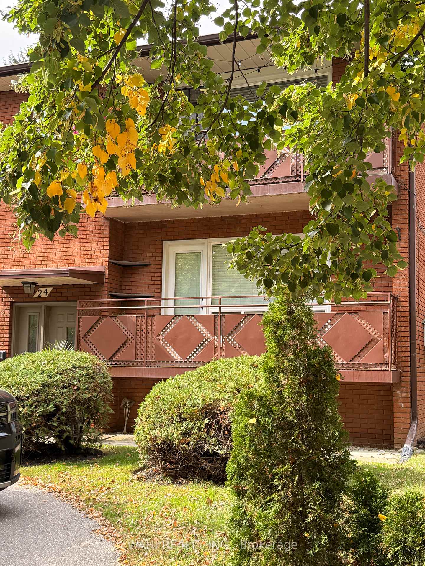 Front of Unit UNIT 2, 24 Lloyd George Avenue