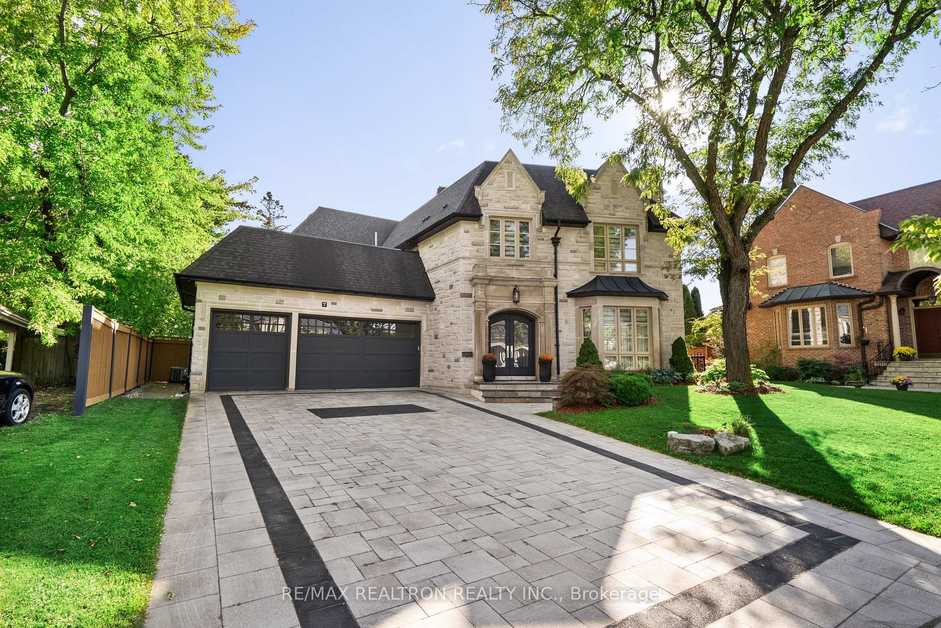 Photo 1 of 7 Winchfield Place, North York, Banbury-Don Mills — HOMEH