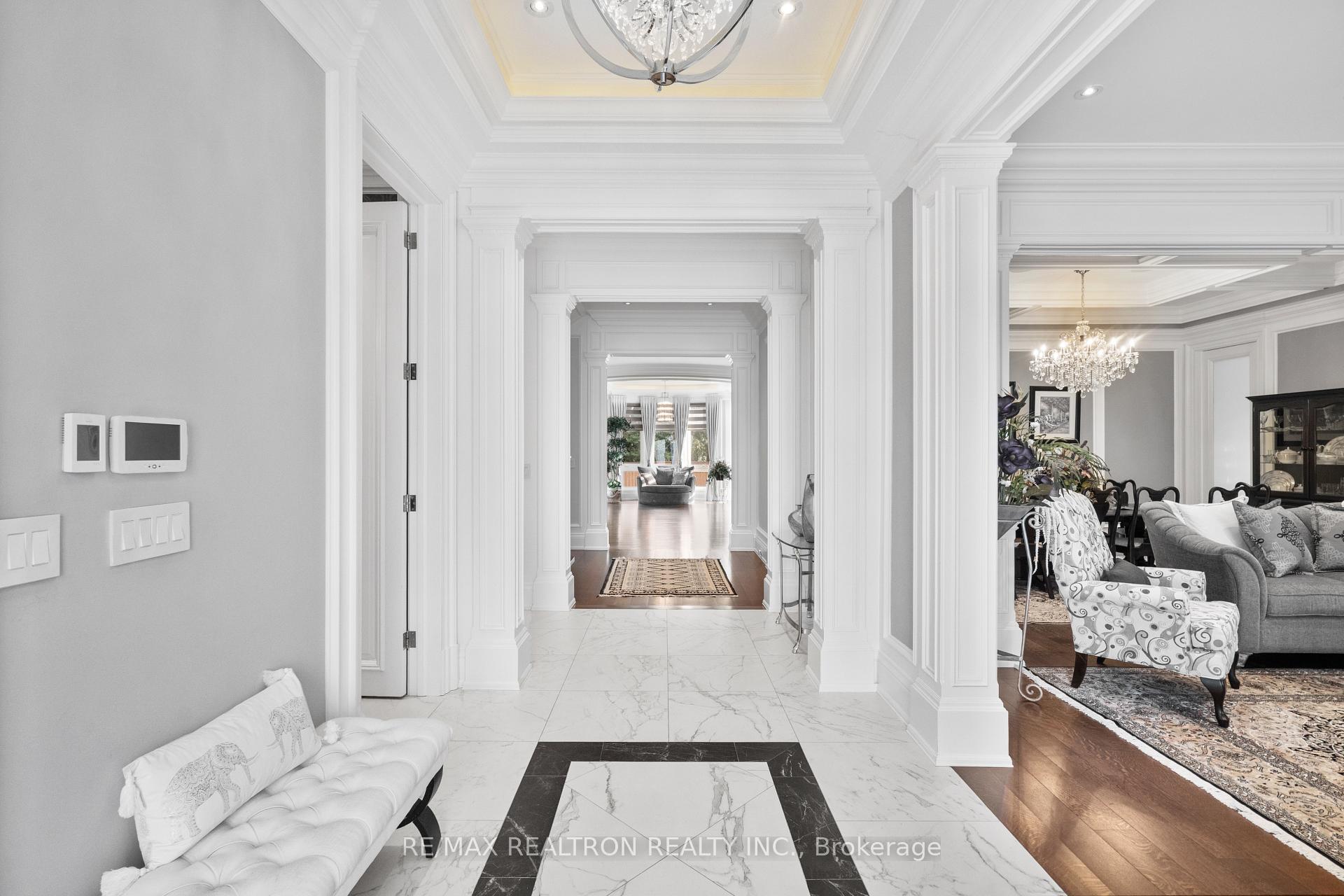 Photo 3 of 7 Winchfield Place, North York, Banbury-Don Mills — HOMEH