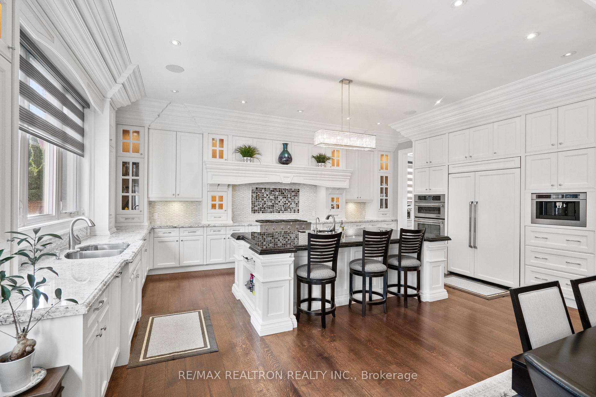 Photo 12 of 7 Winchfield Place, North York, Banbury-Don Mills — HOMEH