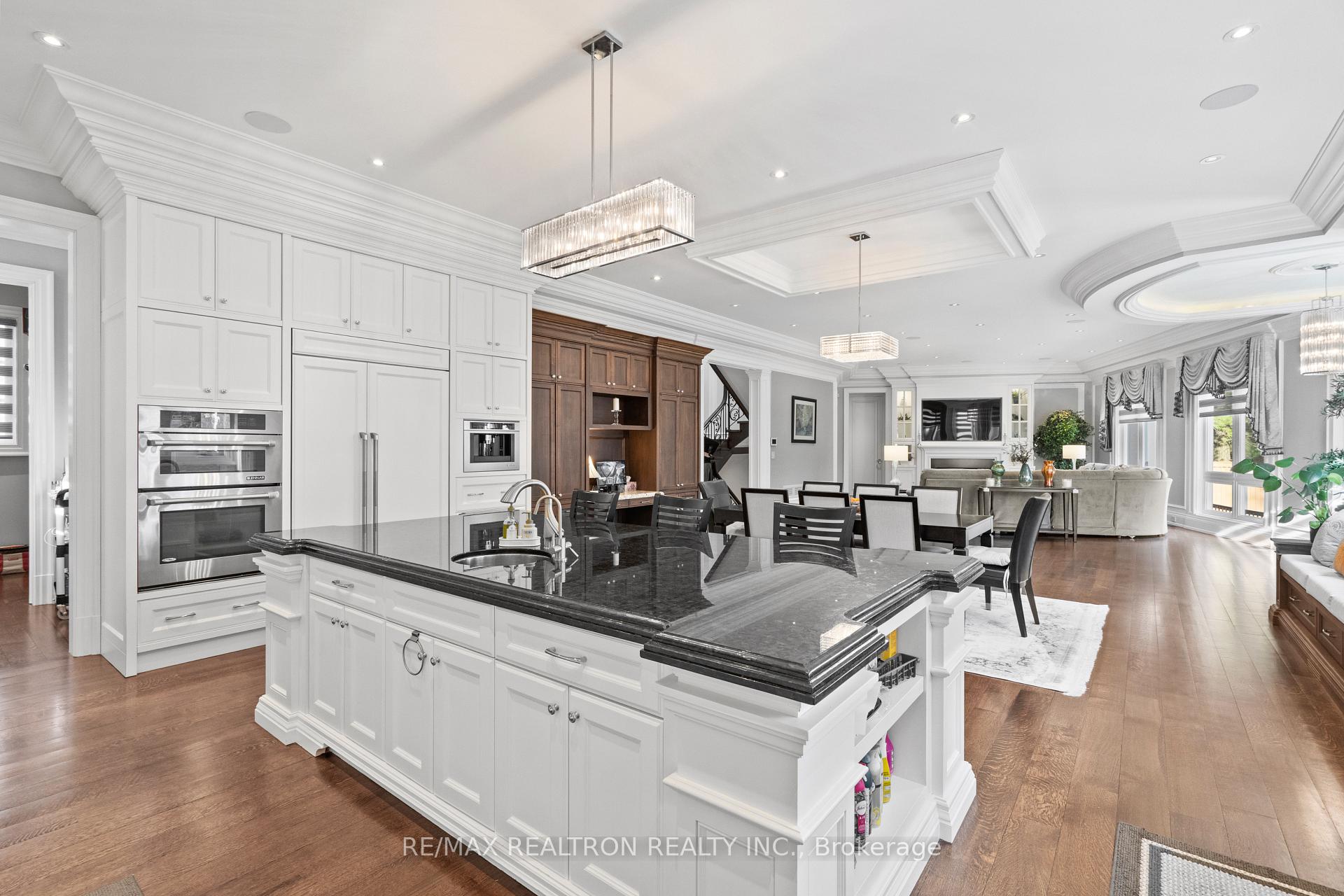 Photo 13 of 7 Winchfield Place, North York, Banbury-Don Mills — HOMEH