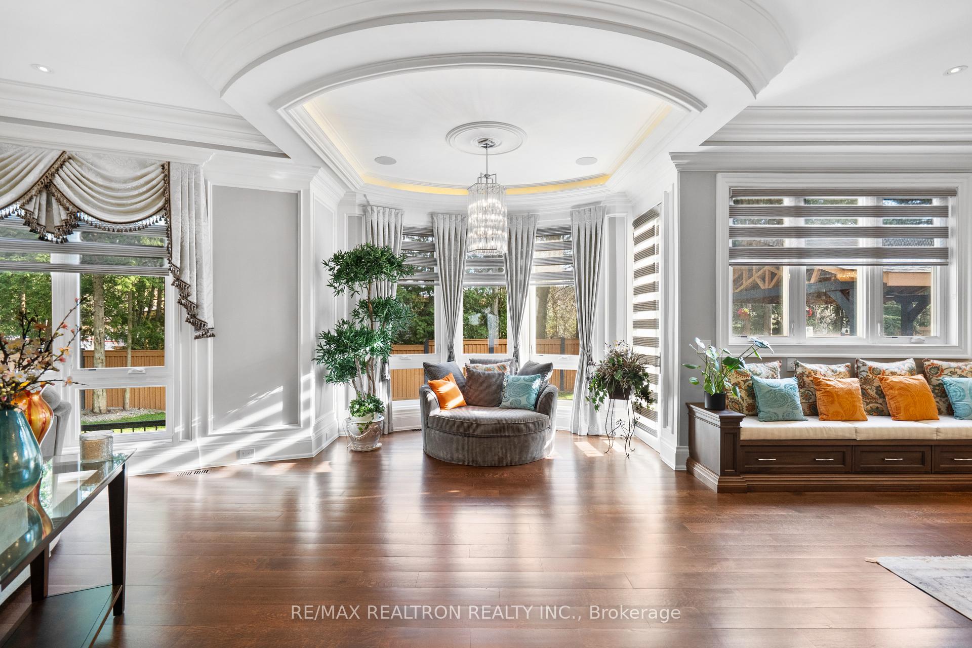 Photo 16 of 7 Winchfield Place, North York, Banbury-Don Mills — HOMEH