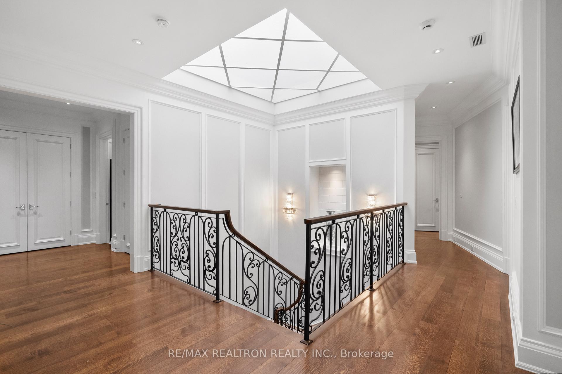 Photo 22 of 7 Winchfield Place, North York, Banbury-Don Mills — HOMEH