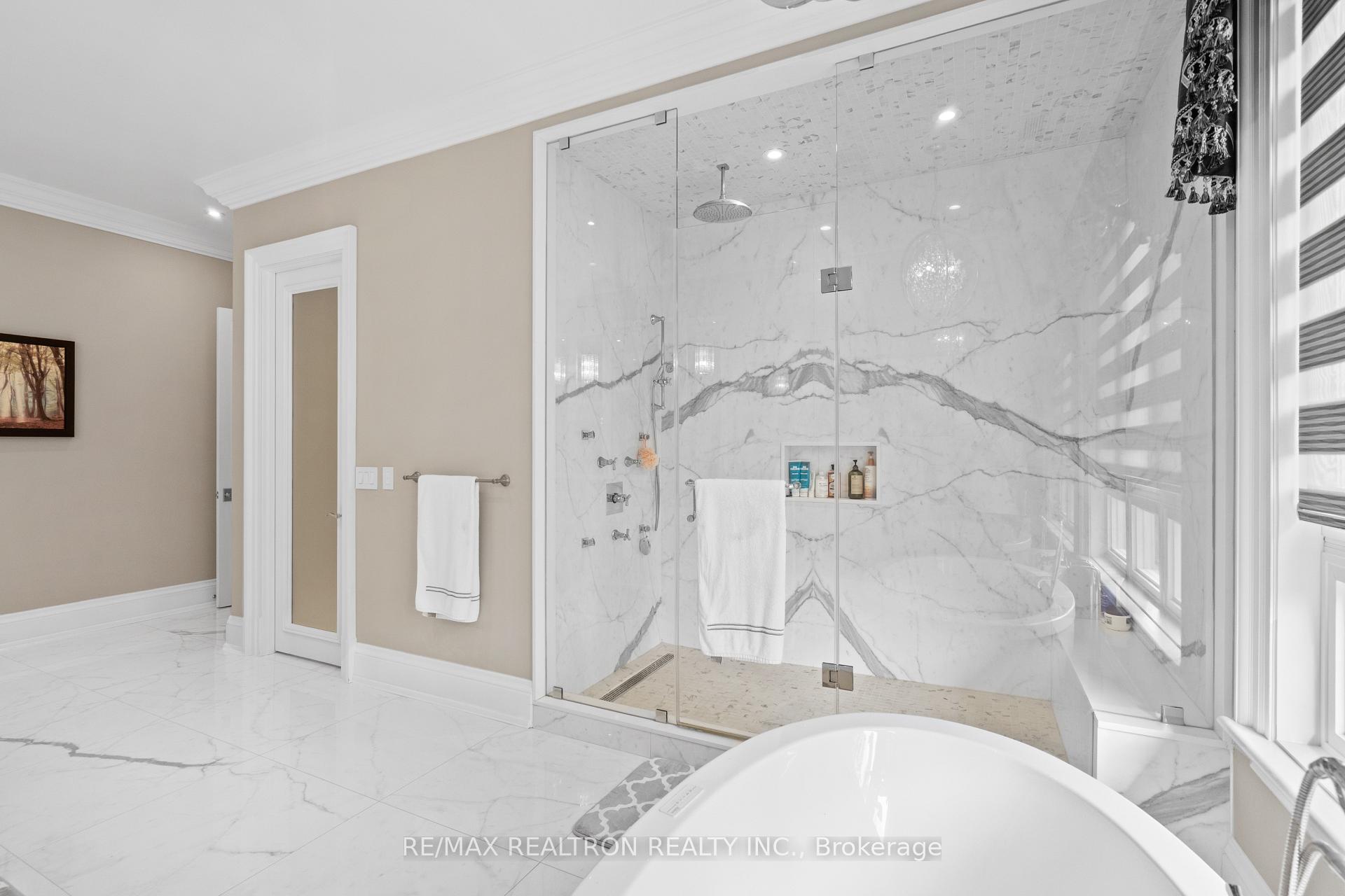 Photo 28 of 7 Winchfield Place, North York, Banbury-Don Mills — HOMEH