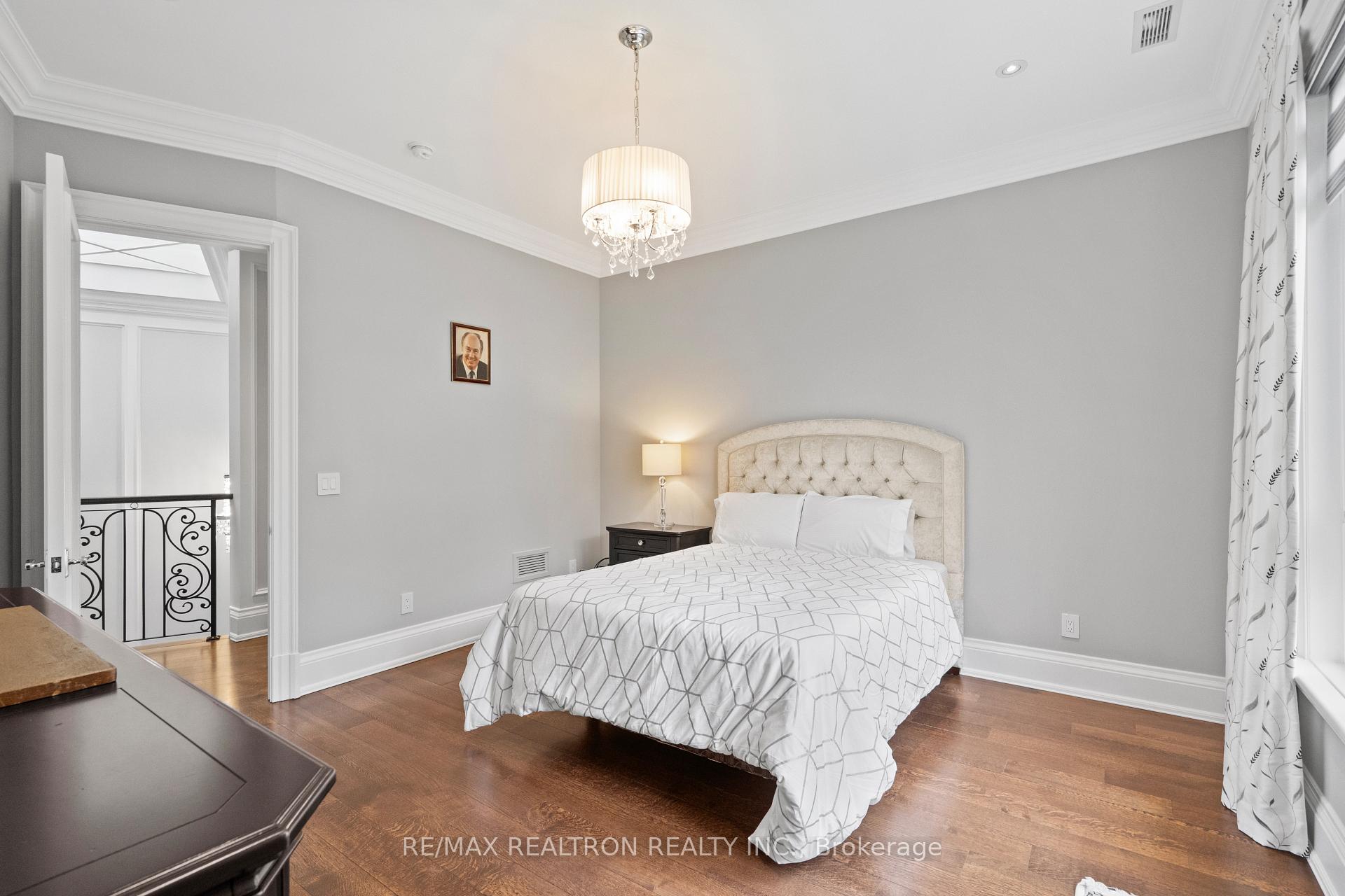Photo 33 of 7 Winchfield Place, North York, Banbury-Don Mills — HOMEH