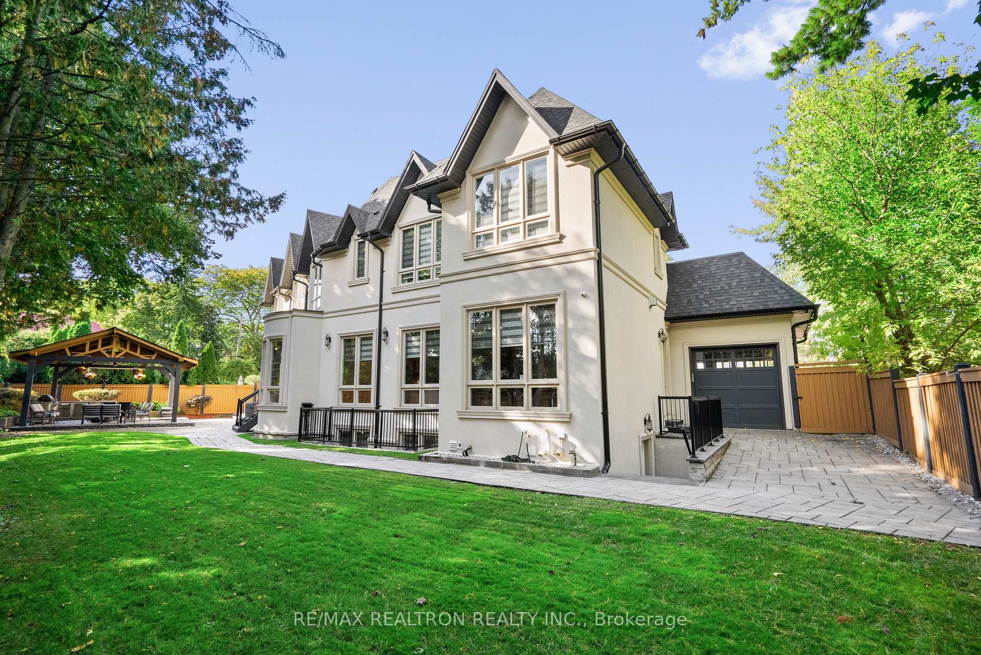 Photo 47 of 7 Winchfield Place, North York, Banbury-Don Mills — HOMEH