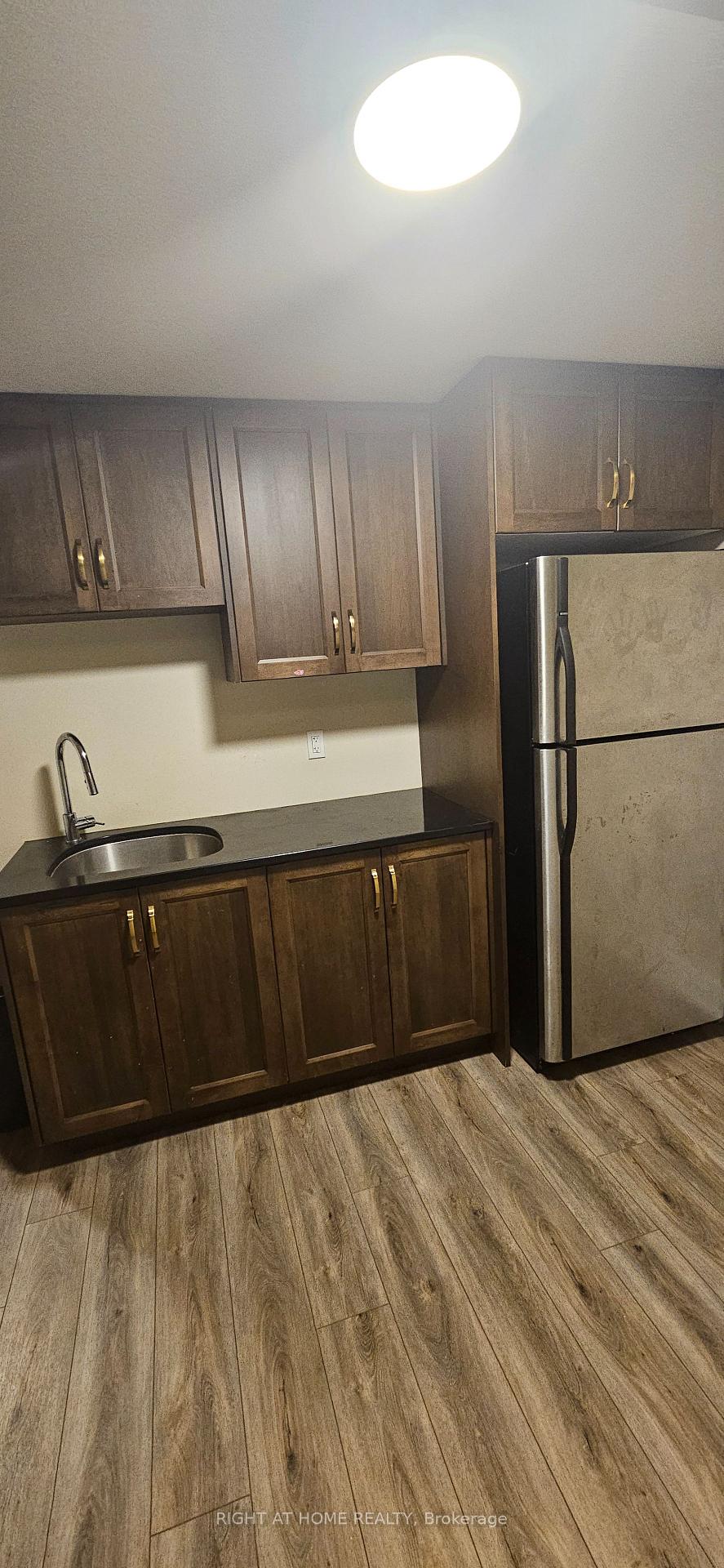 Photo 5 of 1633 Medway Park Drive, London, North S — HOMEH