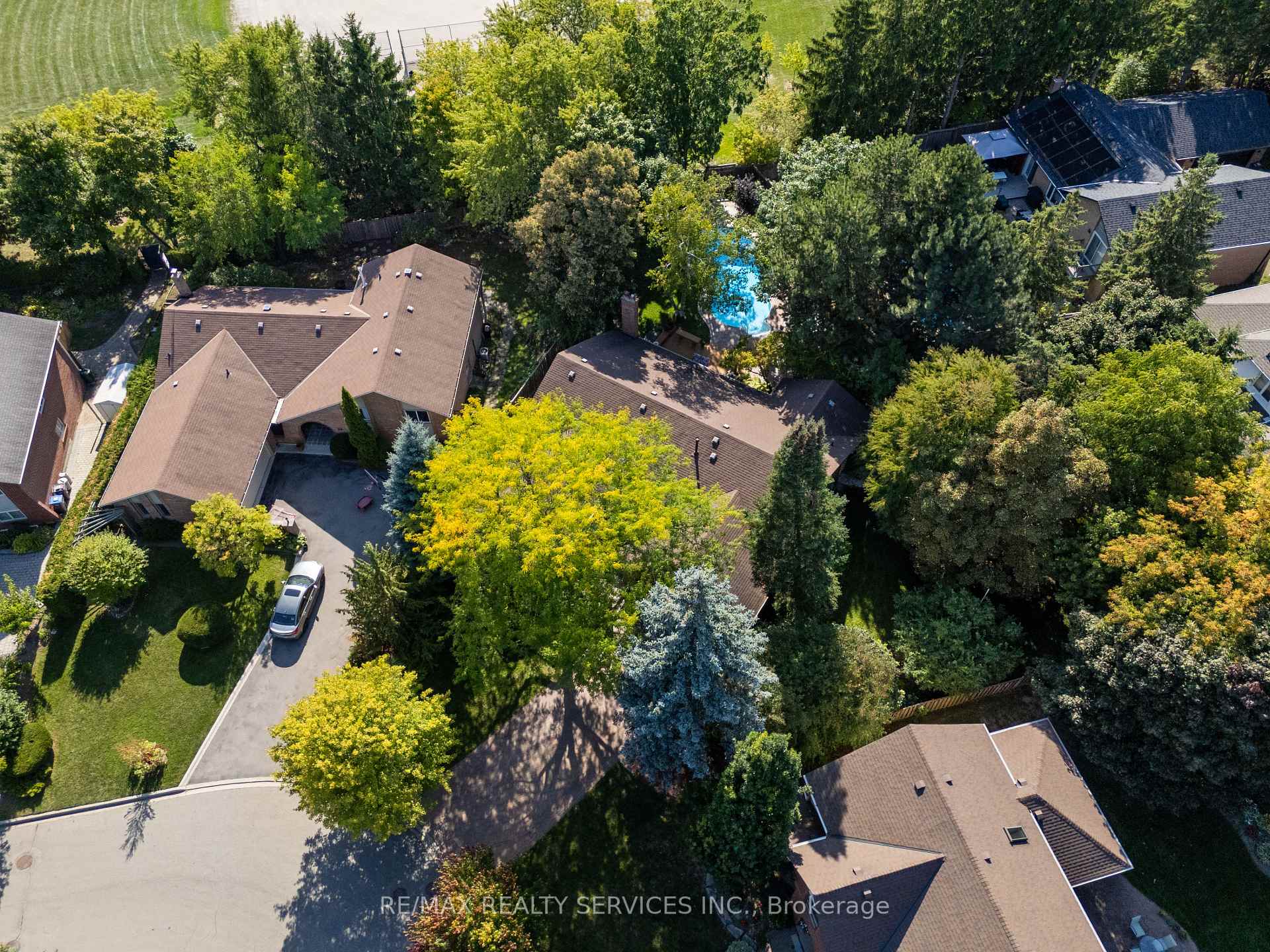 Photo 2 of 22 Oldham Crescent, Brampton, Snelgrove — HOMEH