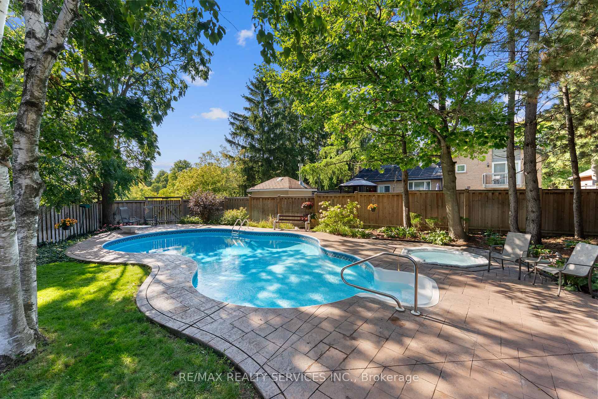 Photo 4 of 22 Oldham Crescent, Brampton, Snelgrove — HOMEH
