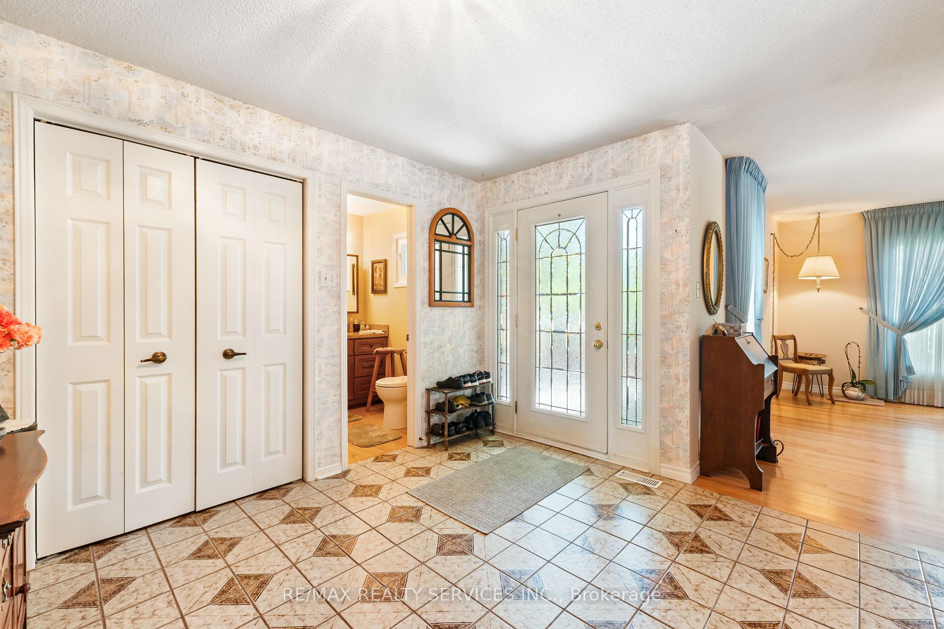 Photo 5 of 22 Oldham Crescent, Brampton, Snelgrove — HOMEH