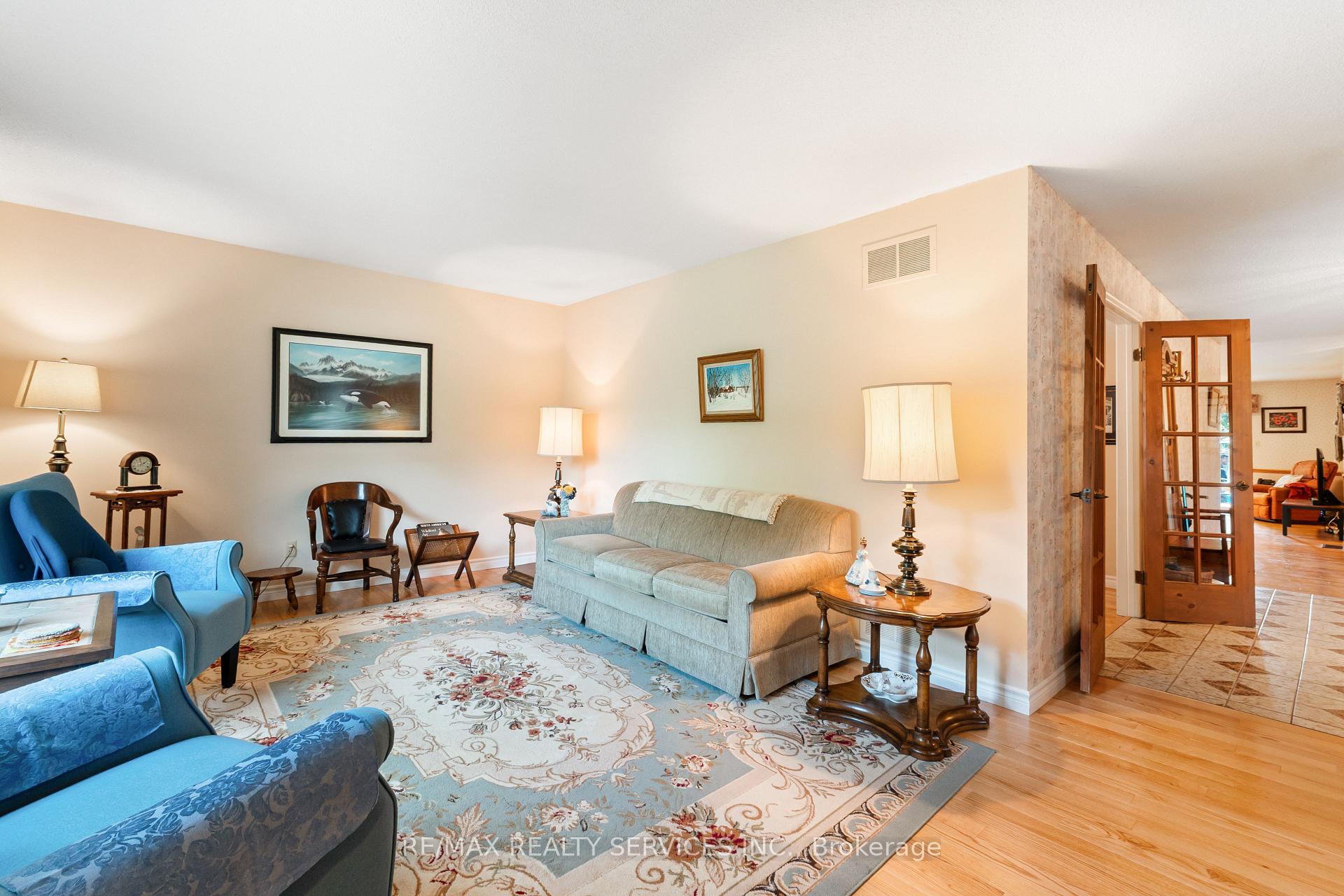 Photo 8 of 22 Oldham Crescent, Brampton, Snelgrove — HOMEH