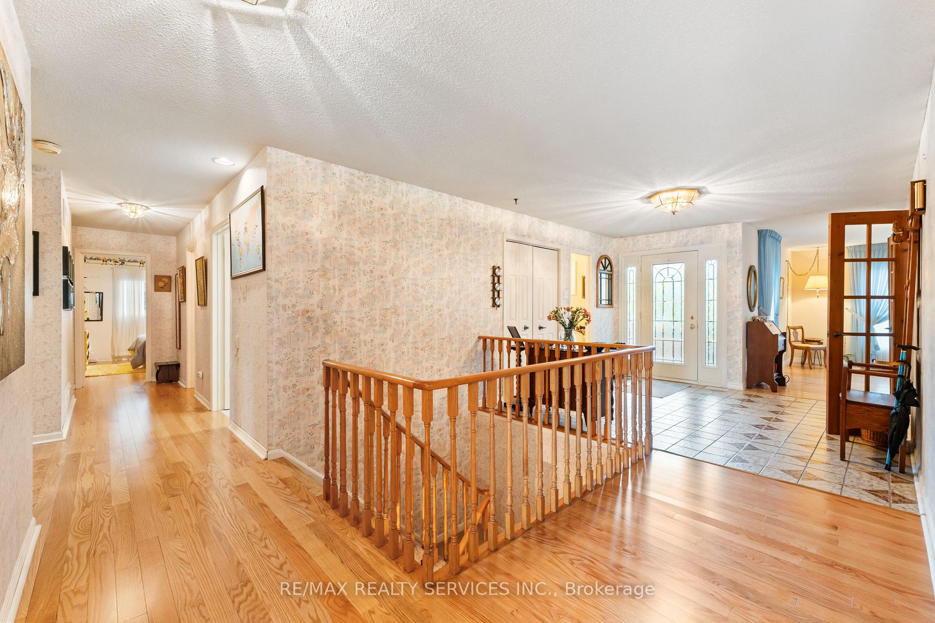 Photo 9 of 22 Oldham Crescent, Brampton, Snelgrove — HOMEH