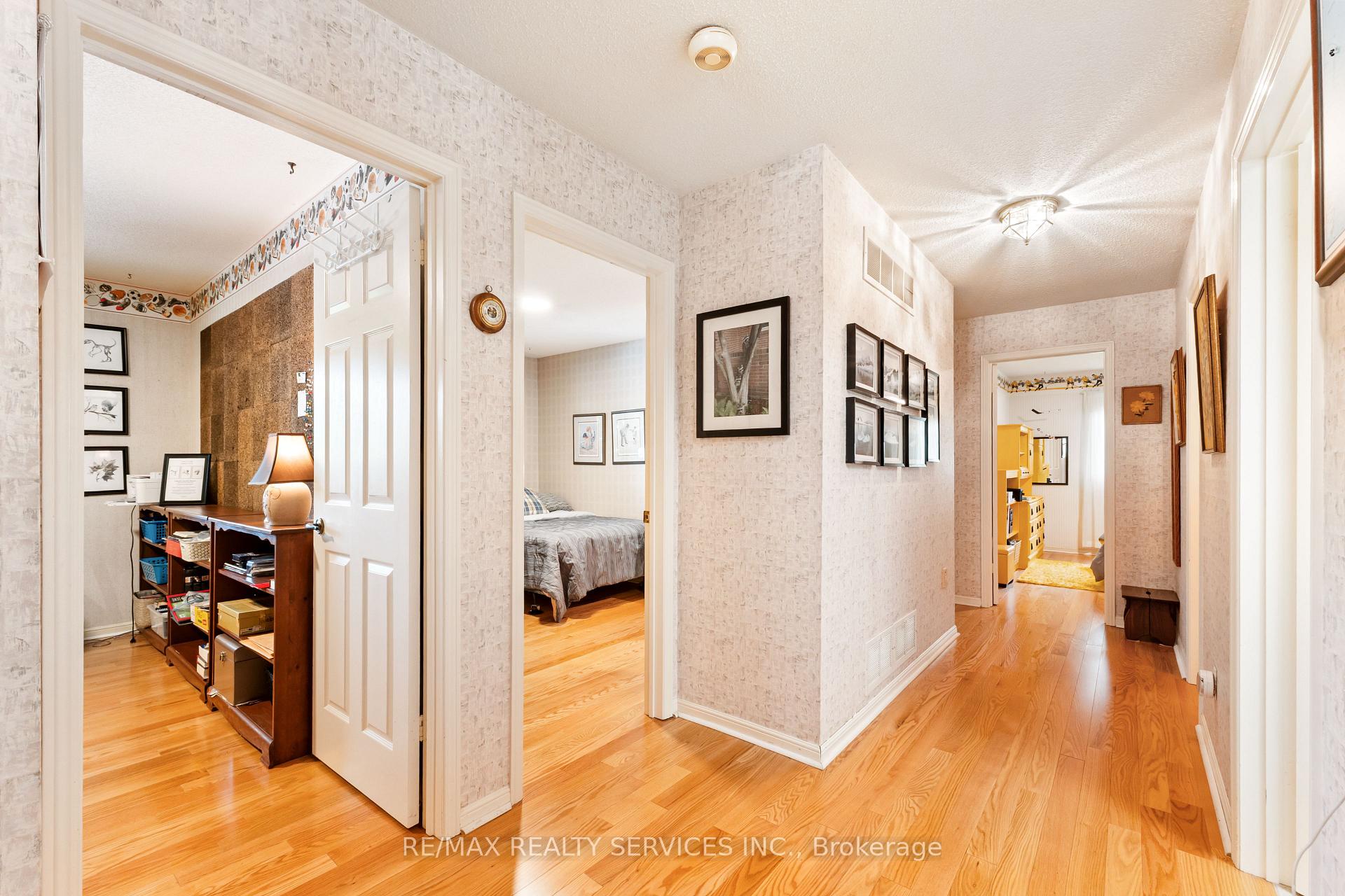 Photo 21 of 22 Oldham Crescent, Brampton, Snelgrove — HOMEH