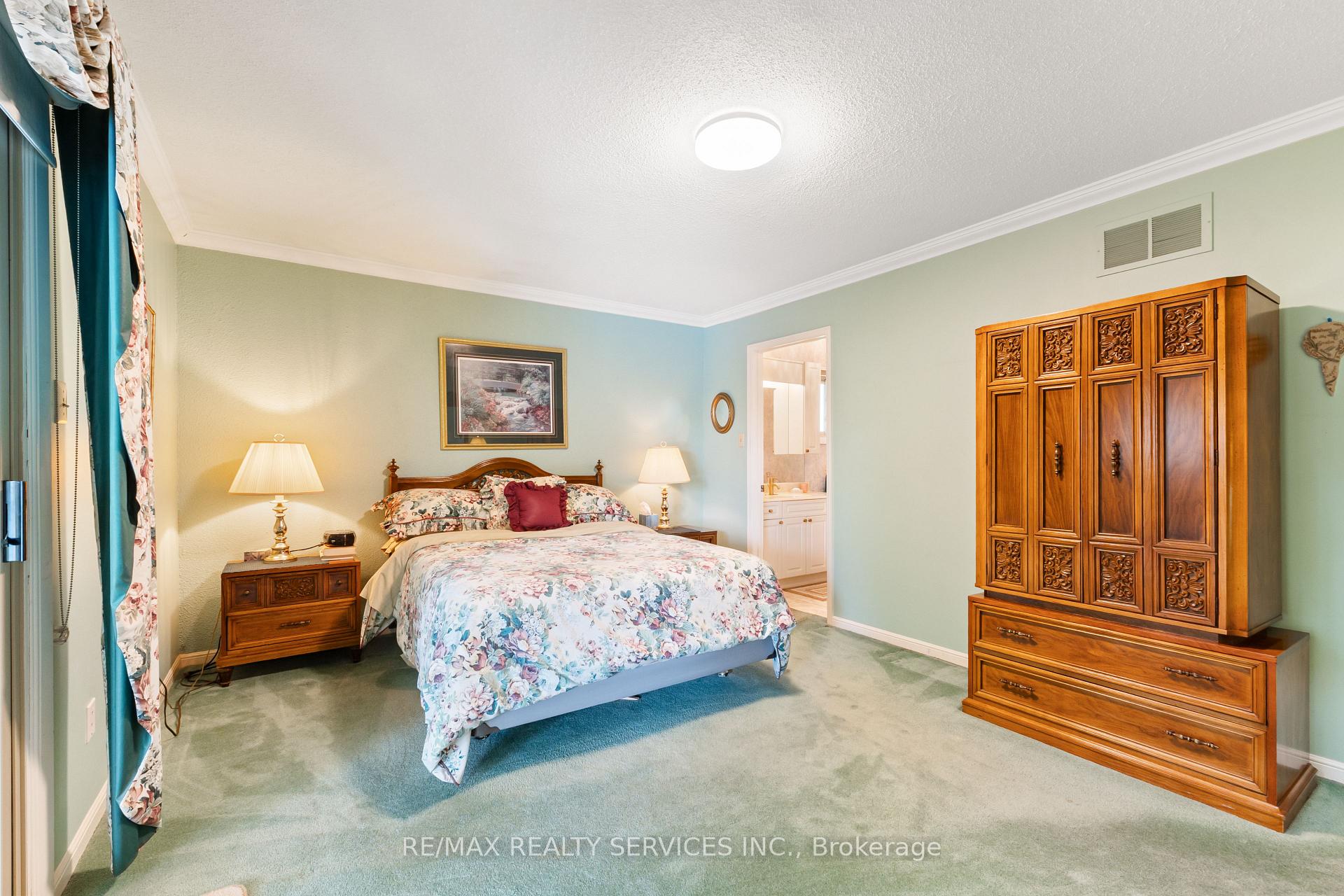 Photo 23 of 22 Oldham Crescent, Brampton, Snelgrove — HOMEH