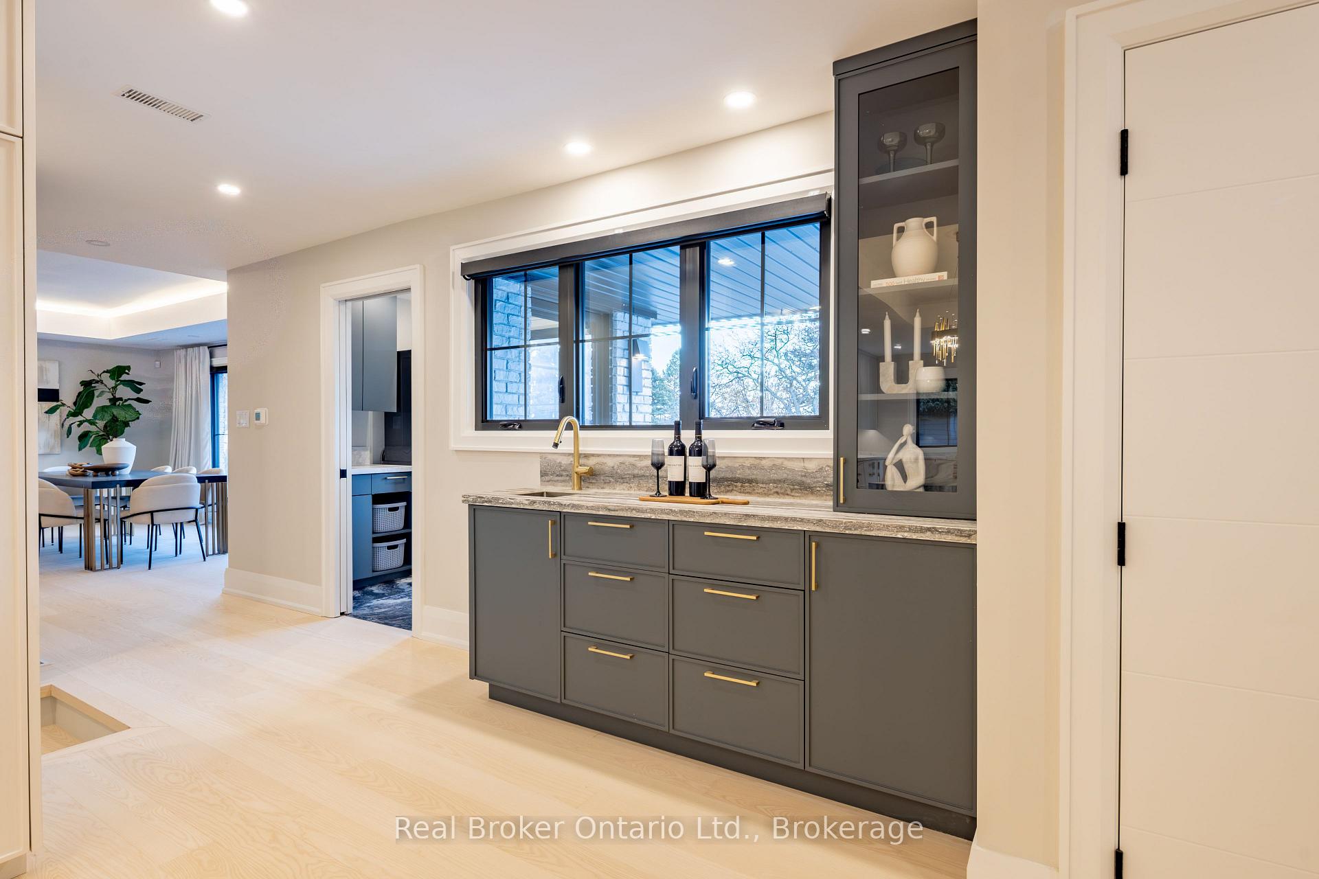 Photo 18 of 841 Danforth Place, Burlington, Bayview — HOMEH