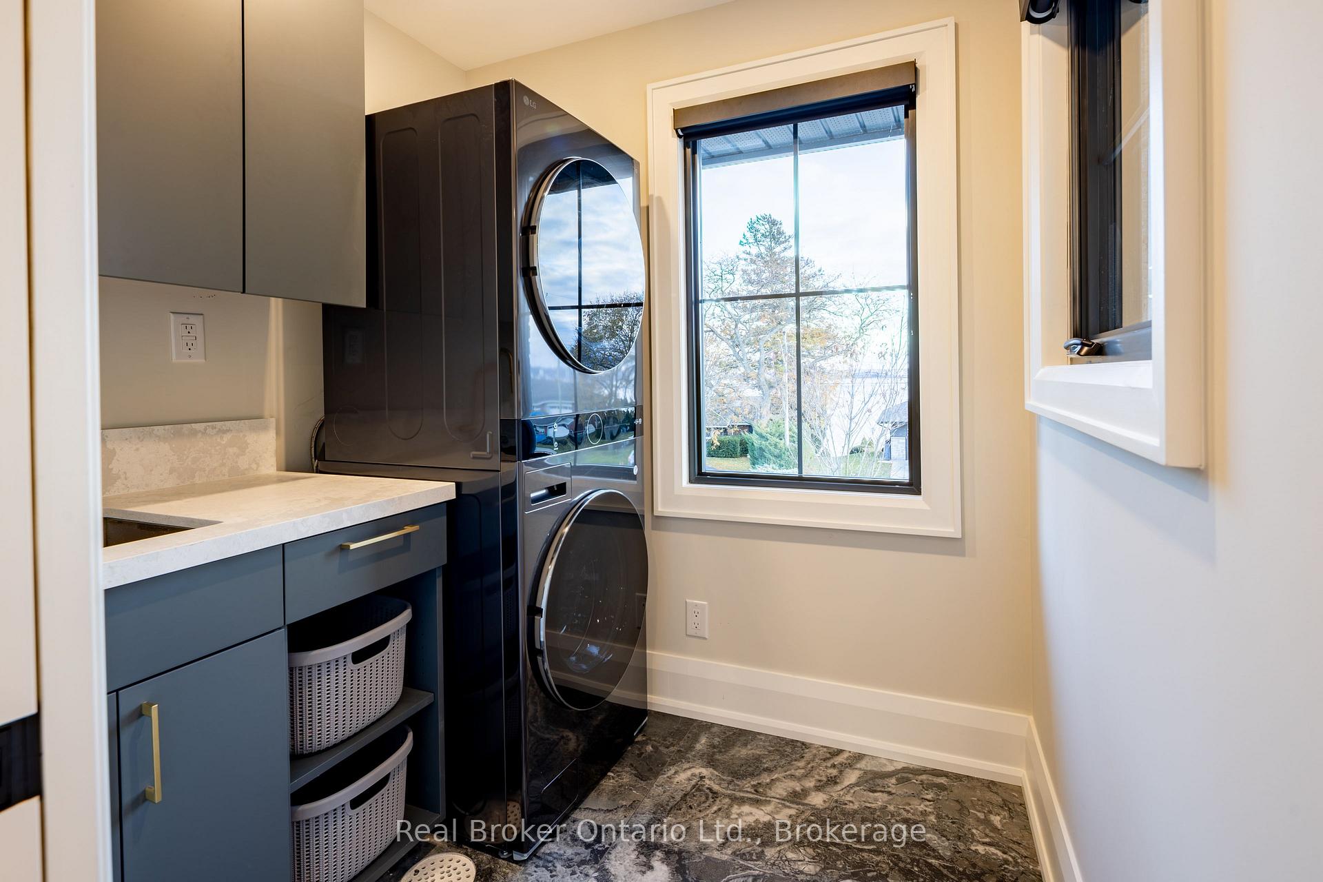 Photo 19 of 841 Danforth Place, Burlington, Bayview — HOMEH