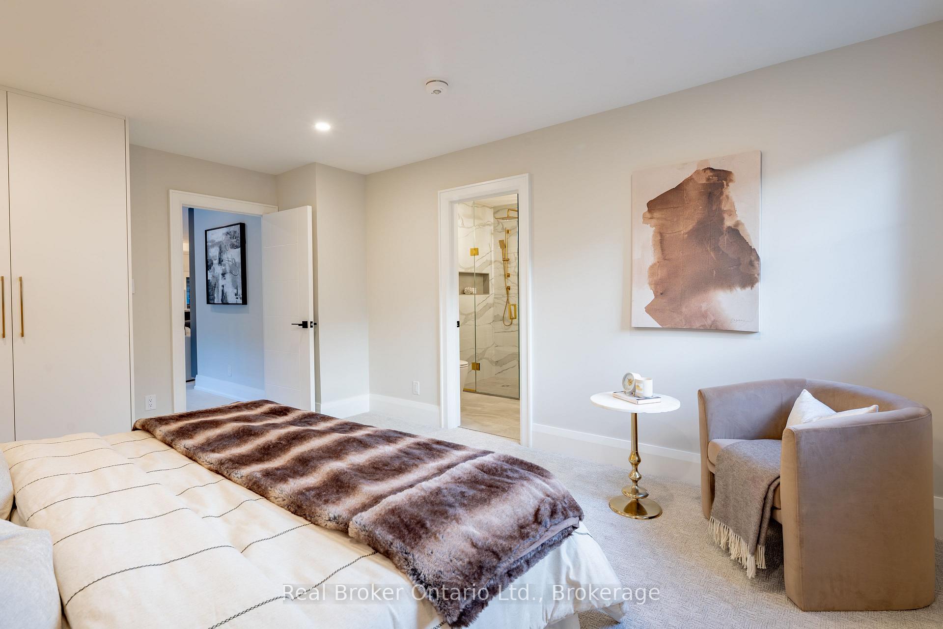 Photo 26 of 841 Danforth Place, Burlington, Bayview — HOMEH