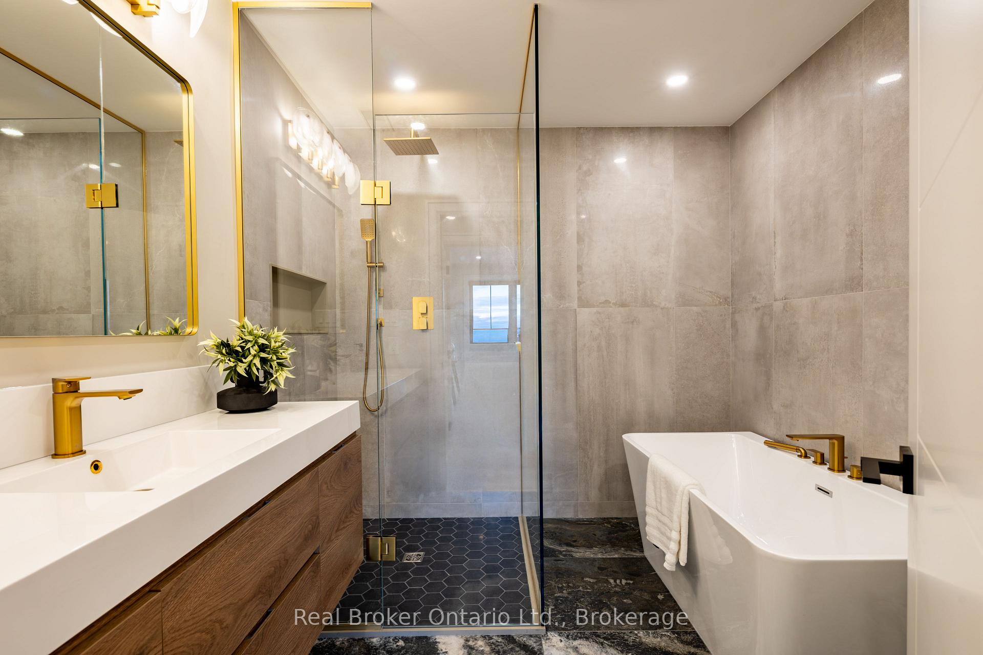 Photo 30 of 841 Danforth Place, Burlington, Bayview — HOMEH