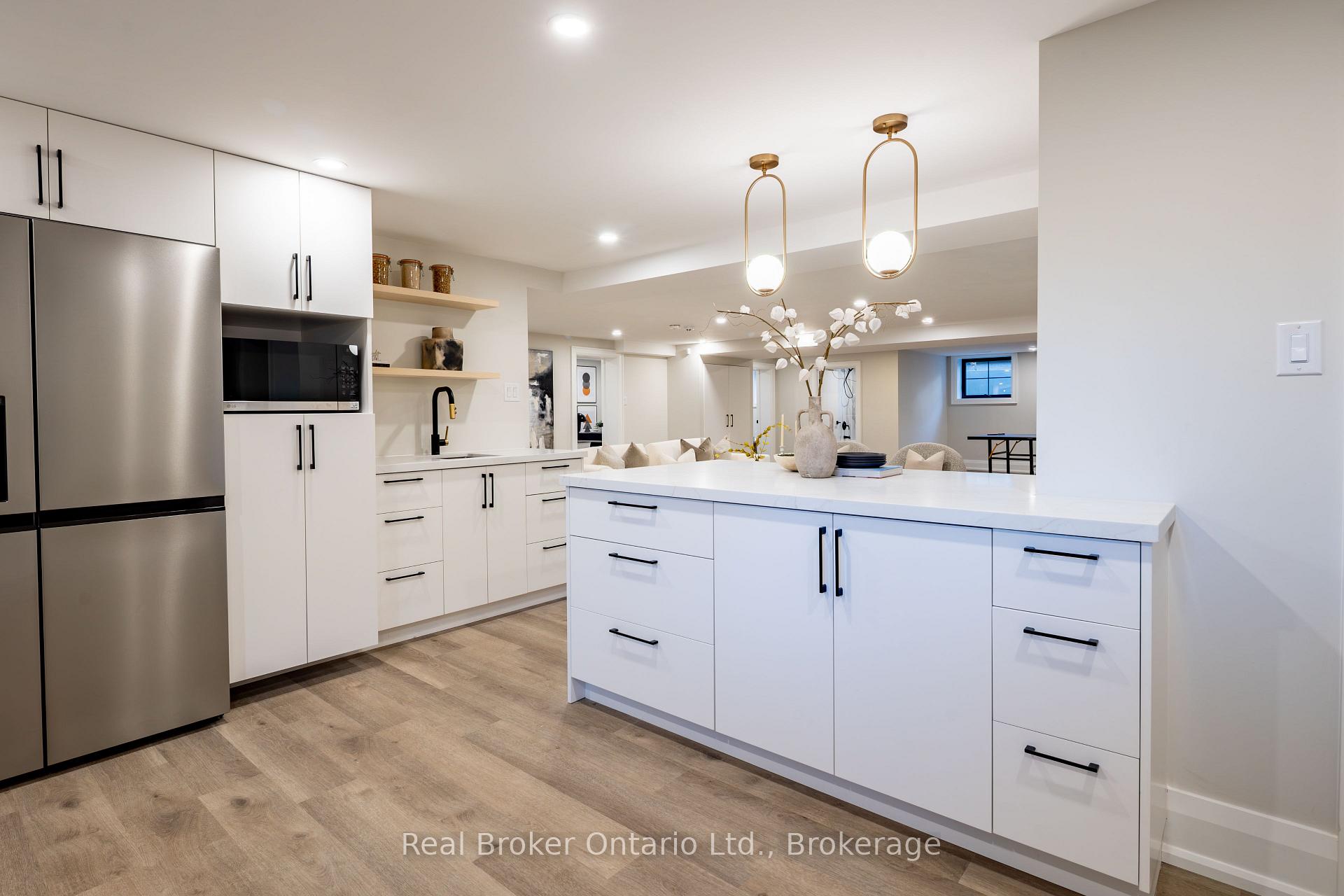 Photo 32 of 841 Danforth Place, Burlington, Bayview — HOMEH