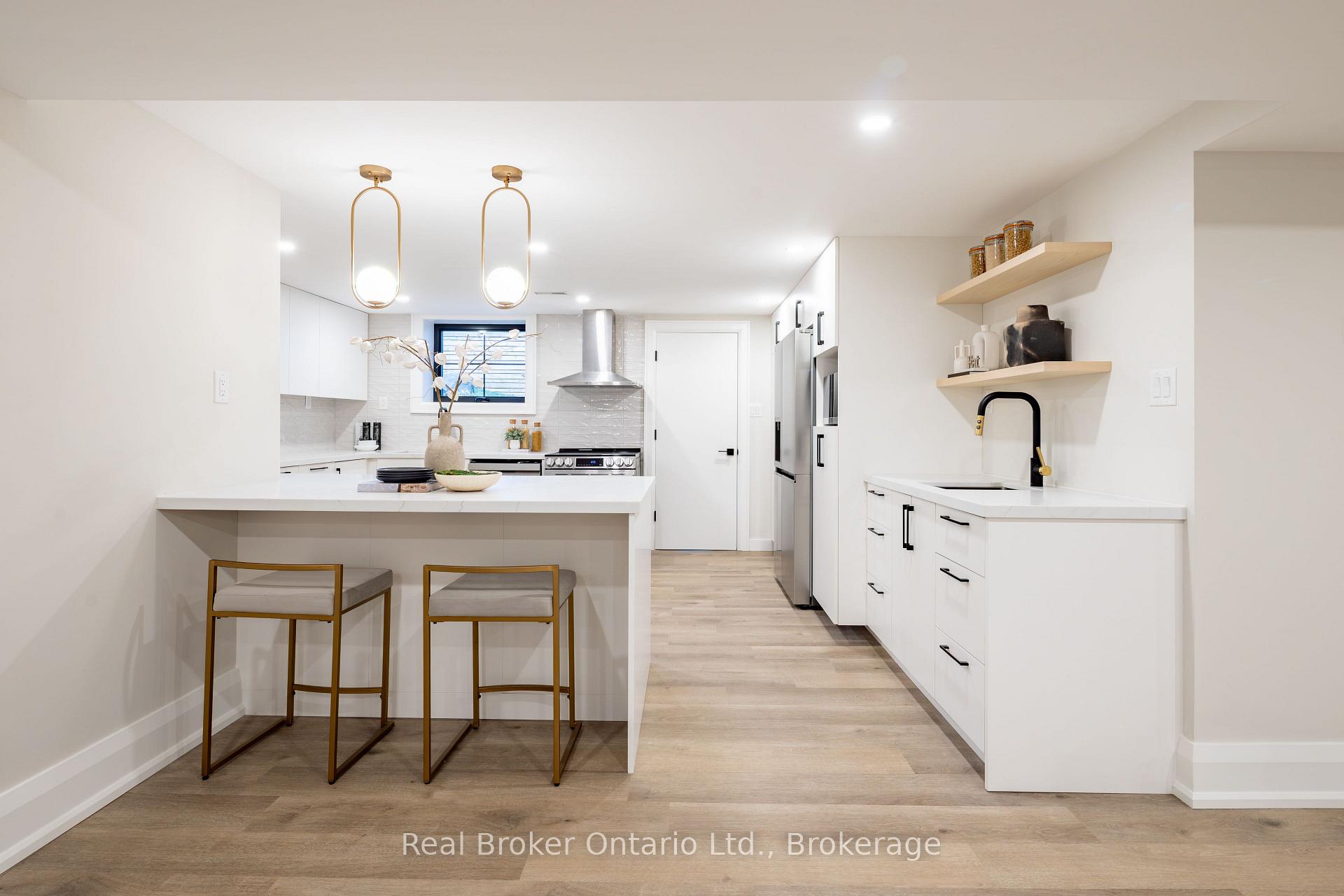 Photo 33 of 841 Danforth Place, Burlington, Bayview — HOMEH