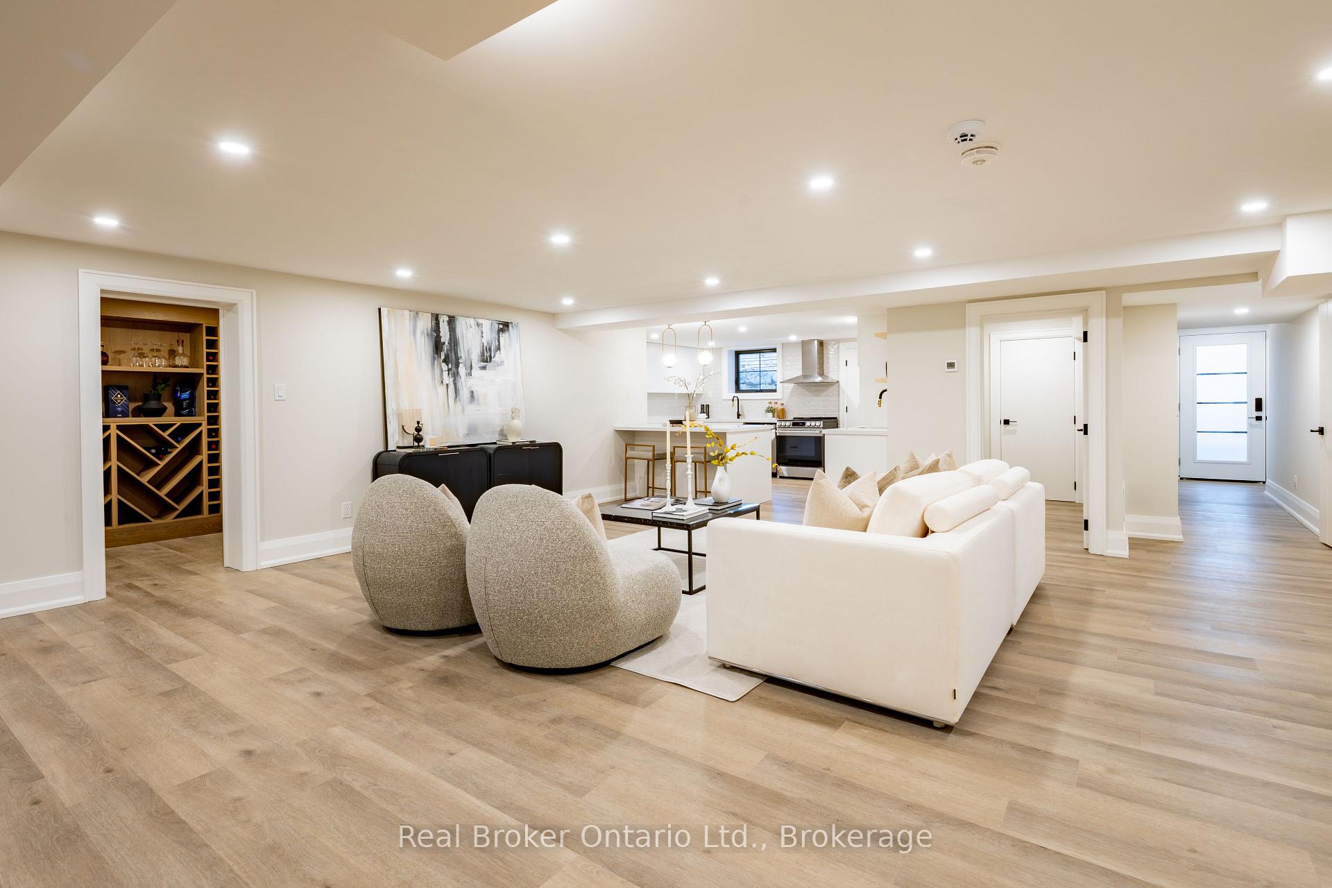 Photo 34 of 841 Danforth Place, Burlington, Bayview — HOMEH