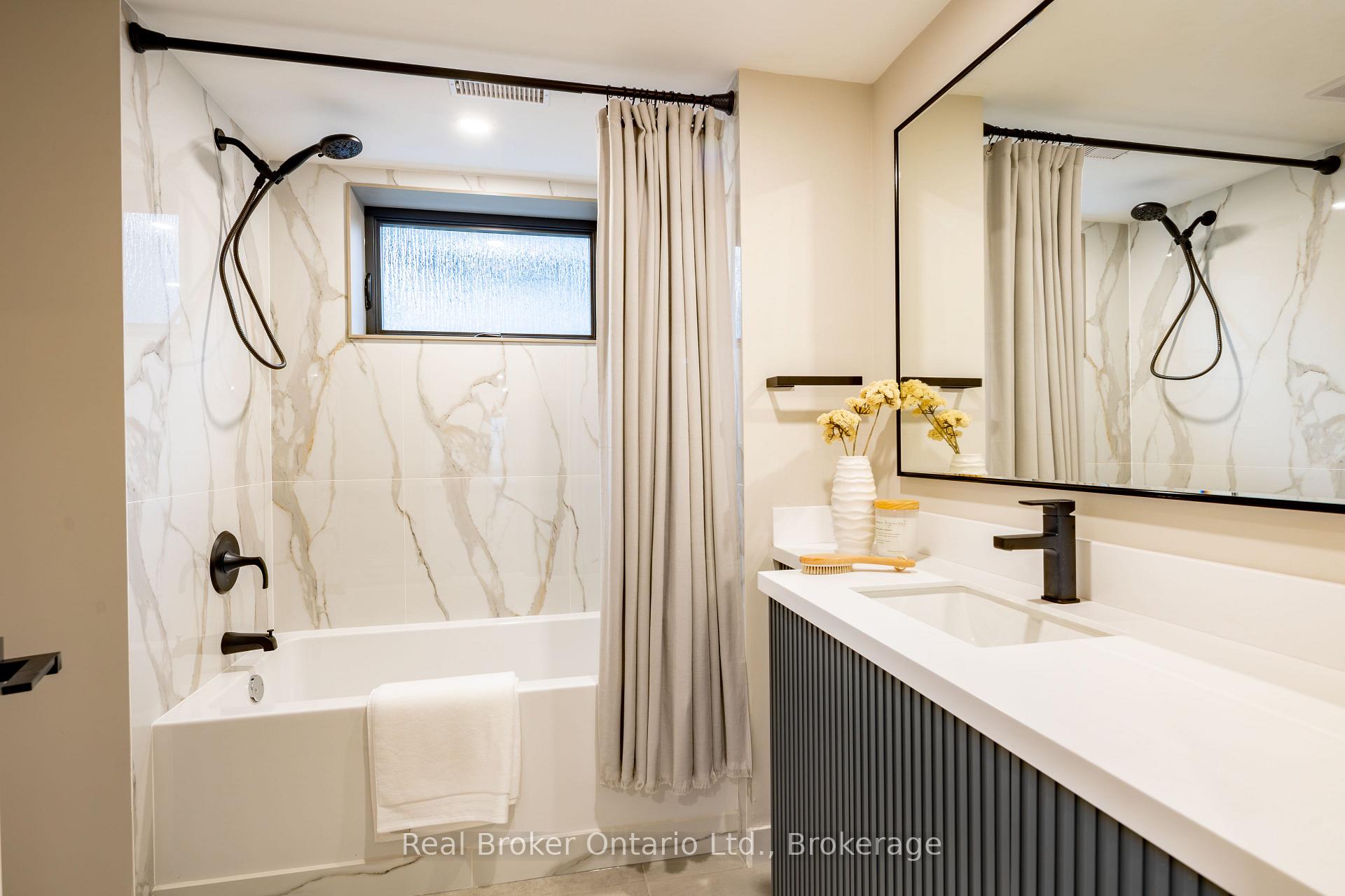 Photo 37 of 841 Danforth Place, Burlington, Bayview — HOMEH