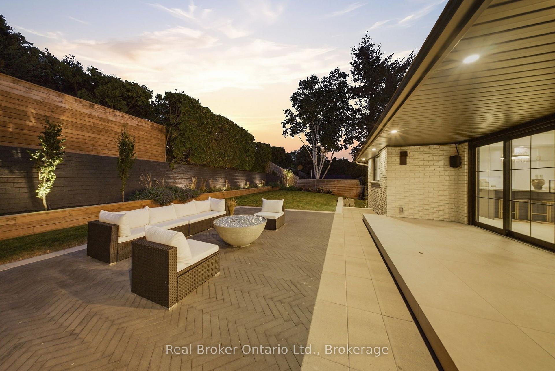 Photo 46 of 841 Danforth Place, Burlington, Bayview — HOMEH