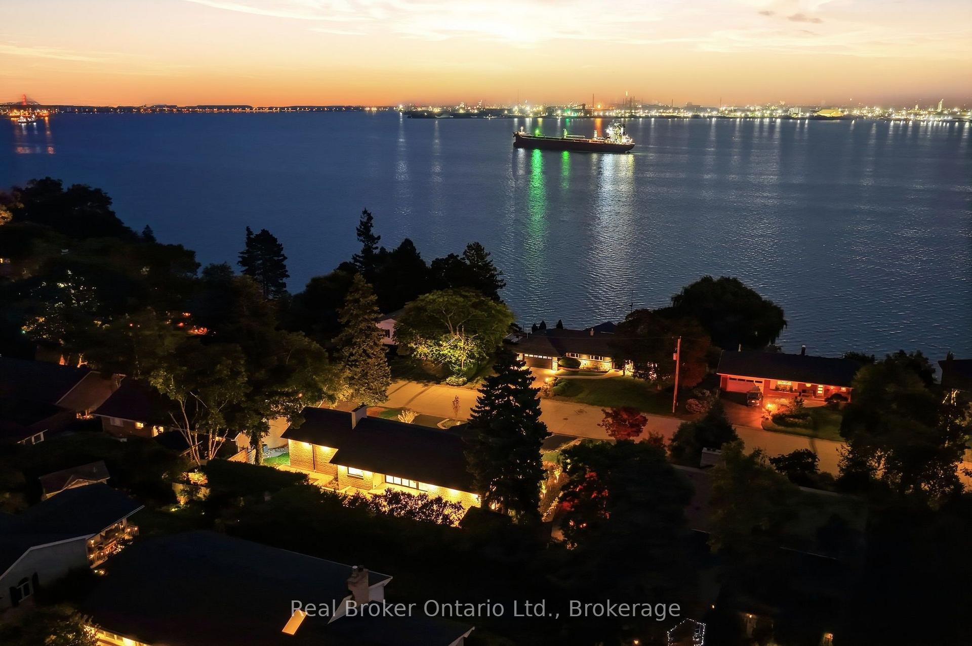Photo 48 of 841 Danforth Place, Burlington, Bayview — HOMEH