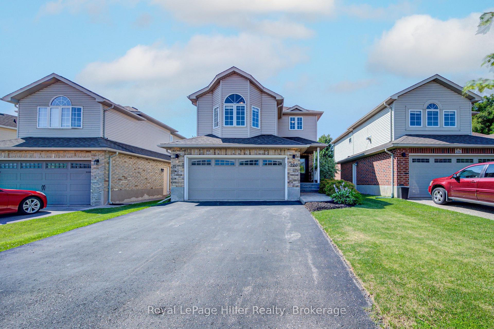 Photo 2 of 220 Schneller Drive, Wilmot, Baden — HOMEH