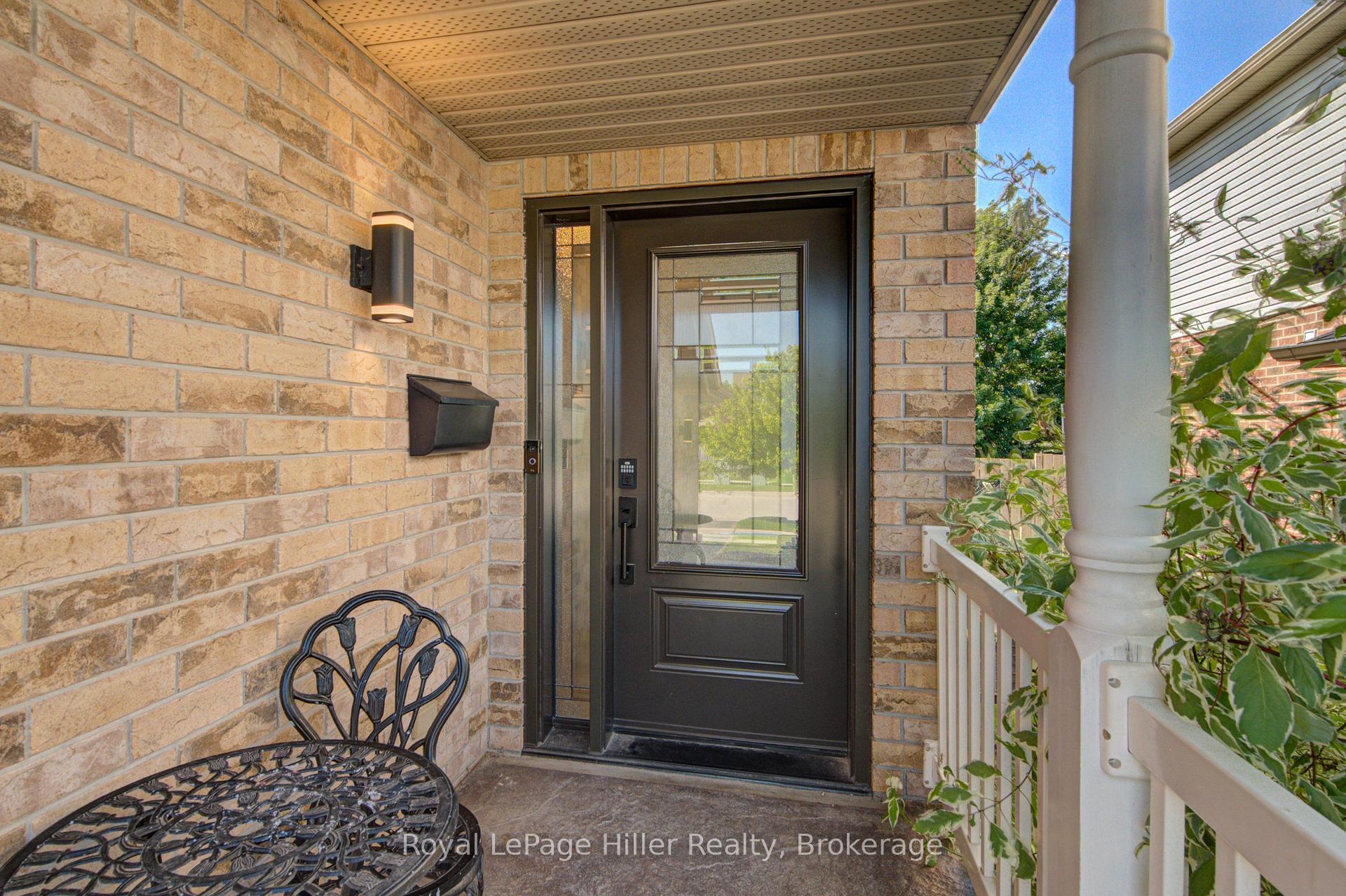 Photo 4 of 220 Schneller Drive, Wilmot, Baden — HOMEH
