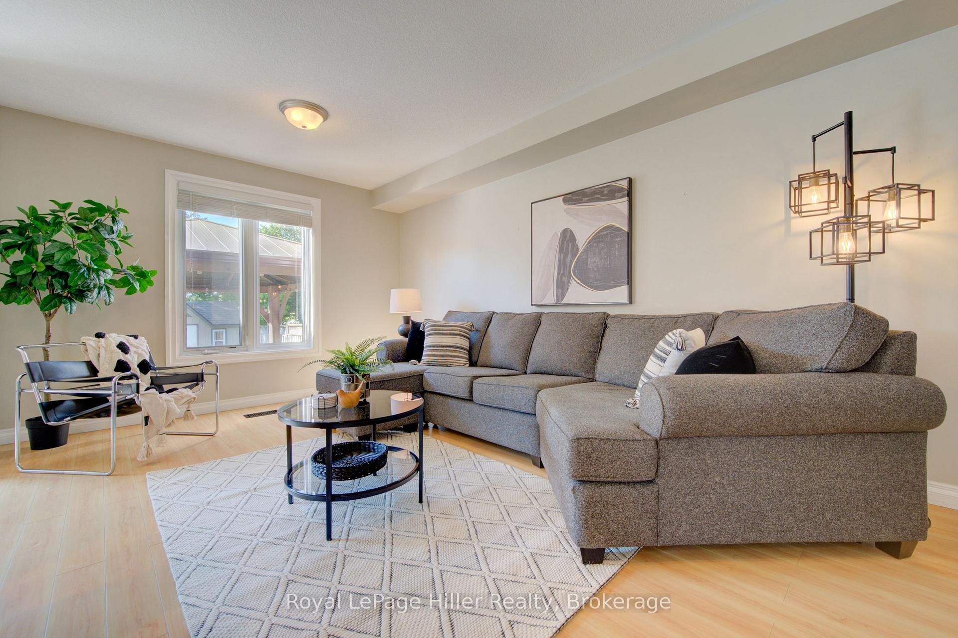 Photo 7 of 220 Schneller Drive, Wilmot, Baden — HOMEH