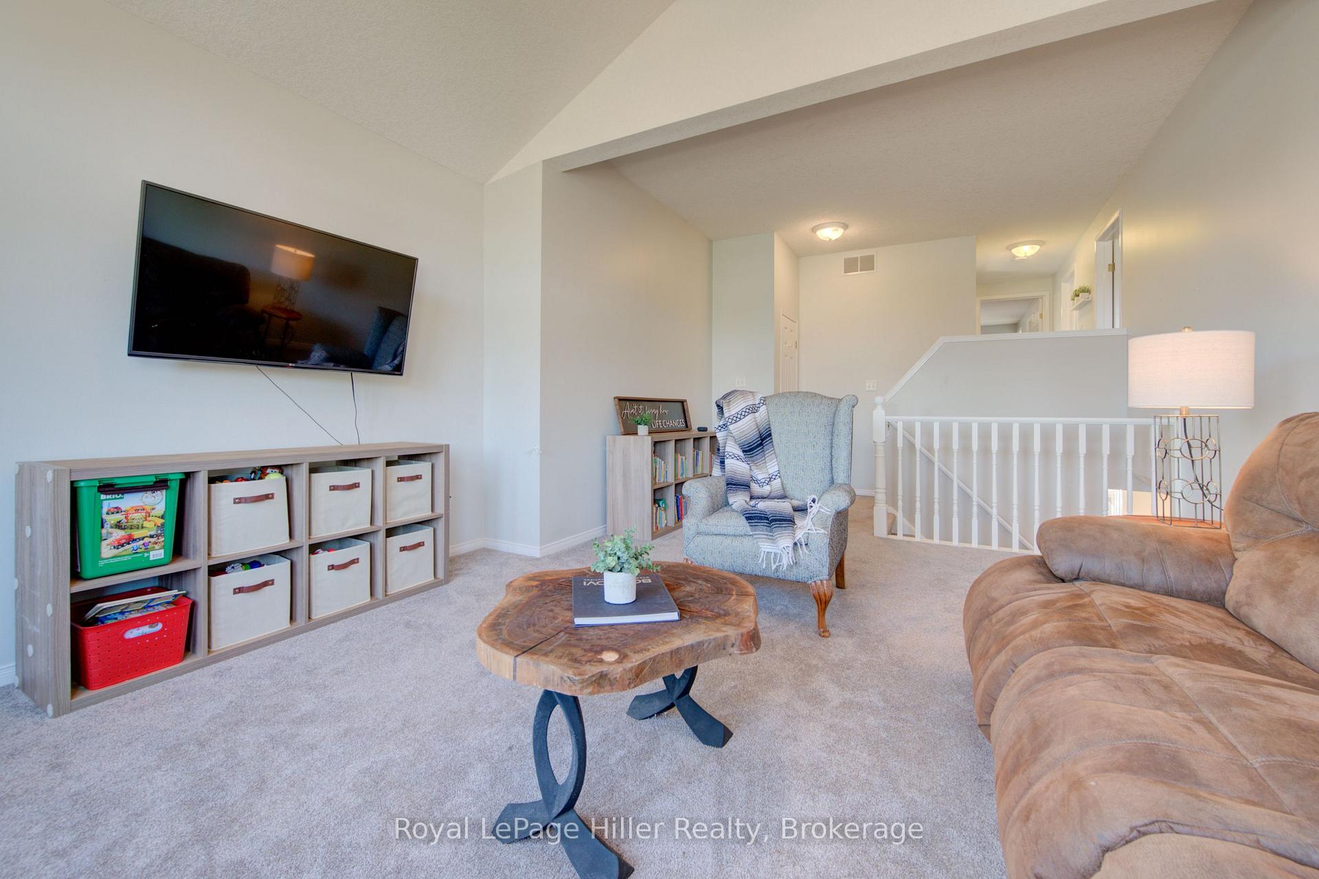 Photo 23 of 220 Schneller Drive, Wilmot, Baden — HOMEH