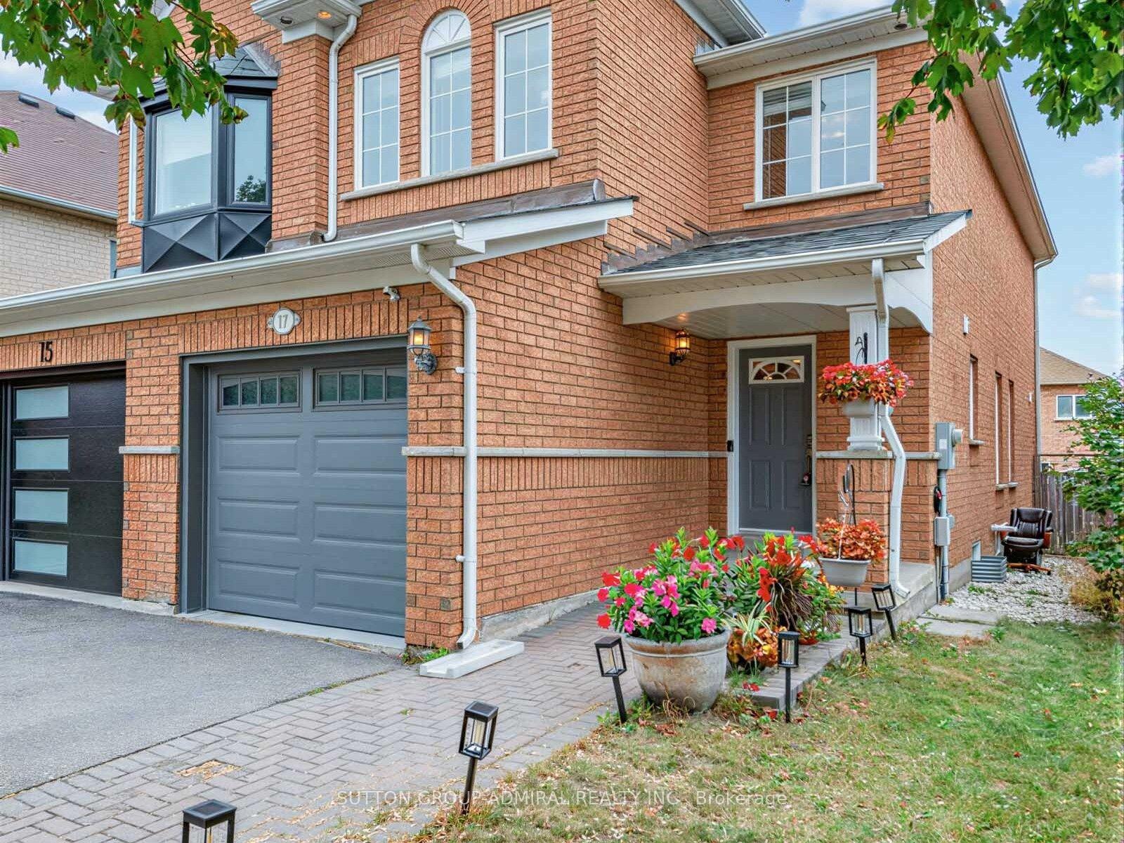 Photo 2 of 17 Royal Appian Crescent, Vaughan, Patterson — HOMEH