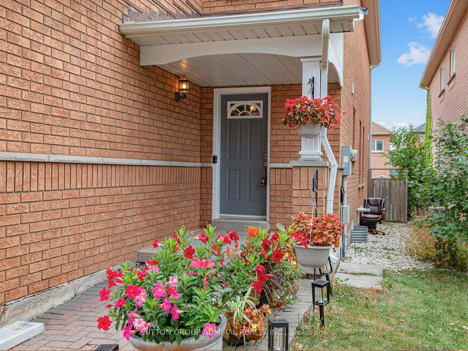 Photo 4 of 17 Royal Appian Crescent, Vaughan, Patterson — HOMEH