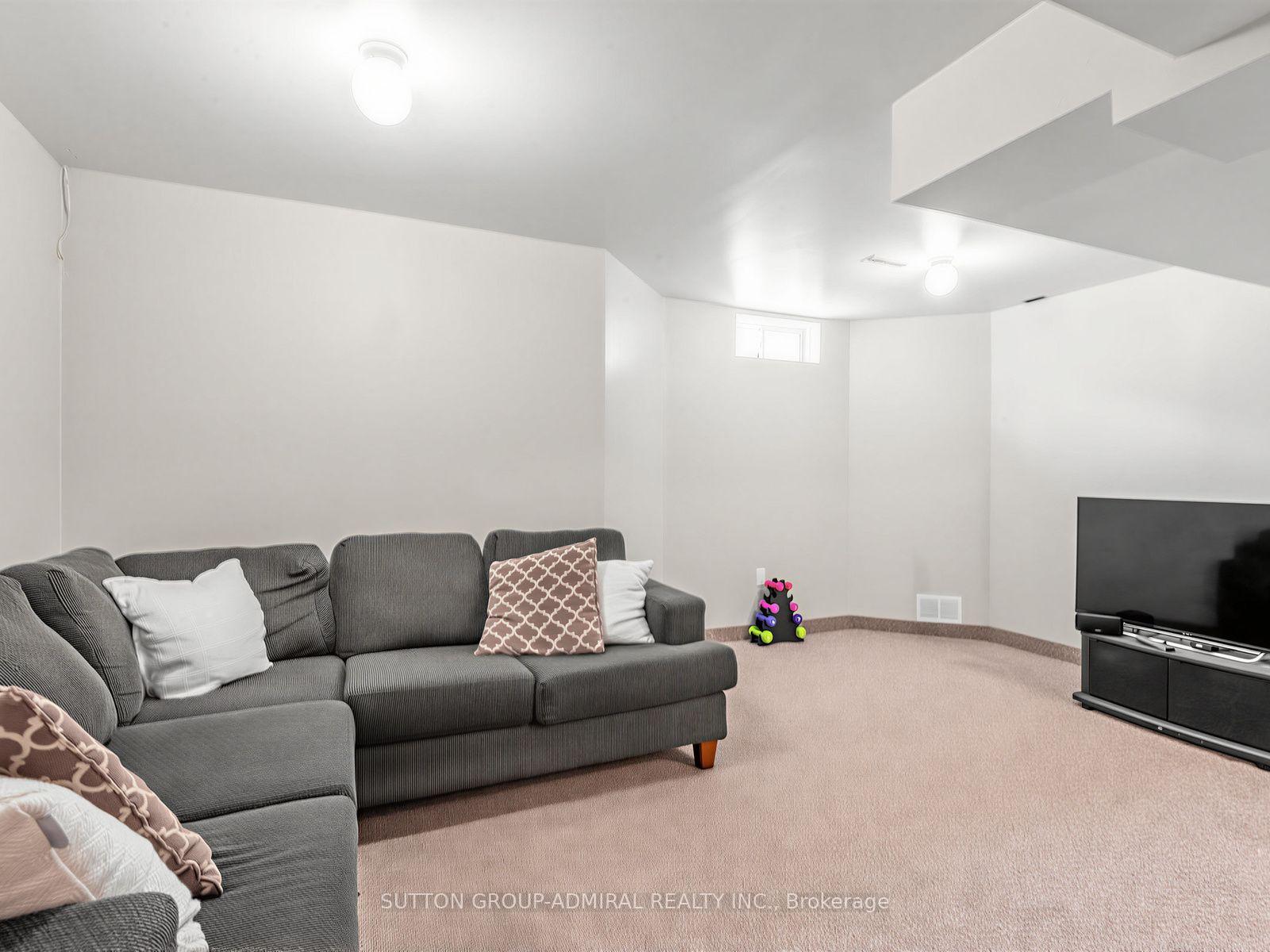 Photo 6 of 17 Royal Appian Crescent, Vaughan, Patterson — HOMEH