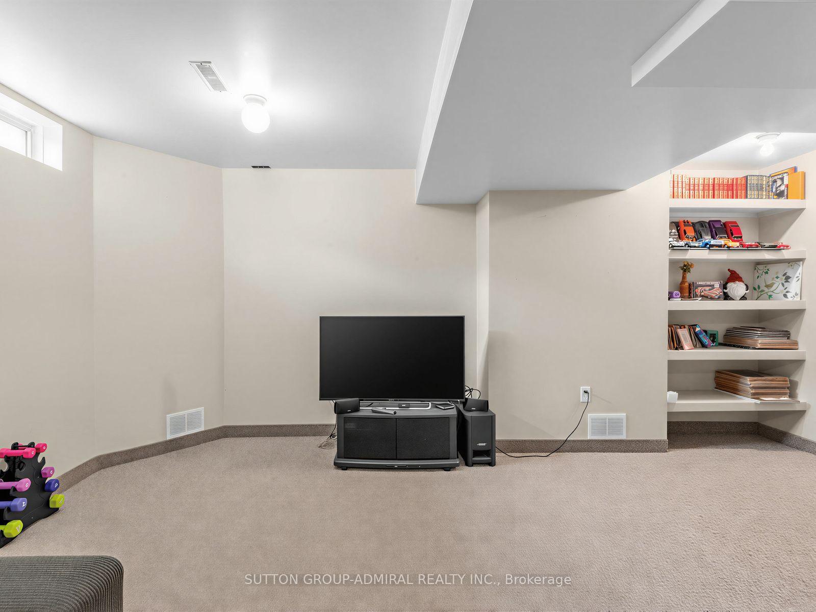 Photo 7 of 17 Royal Appian Crescent, Vaughan, Patterson — HOMEH