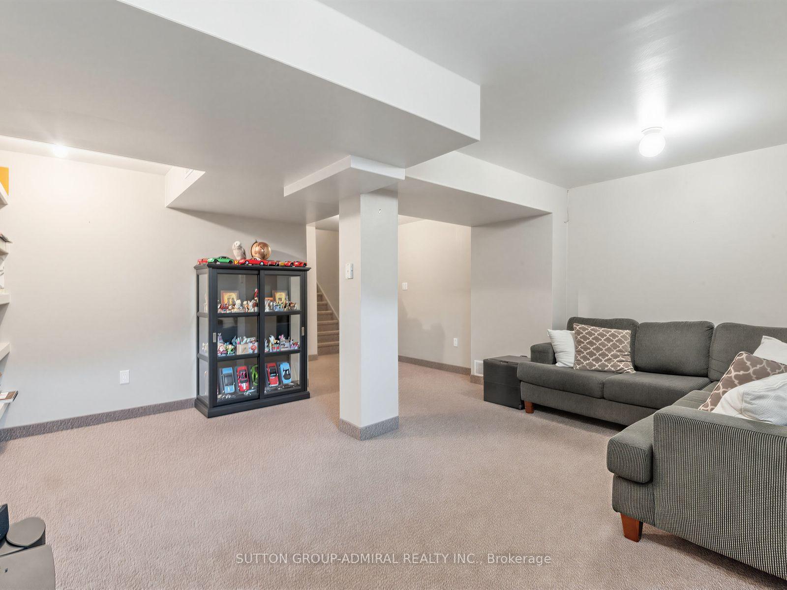 Photo 8 of 17 Royal Appian Crescent, Vaughan, Patterson — HOMEH