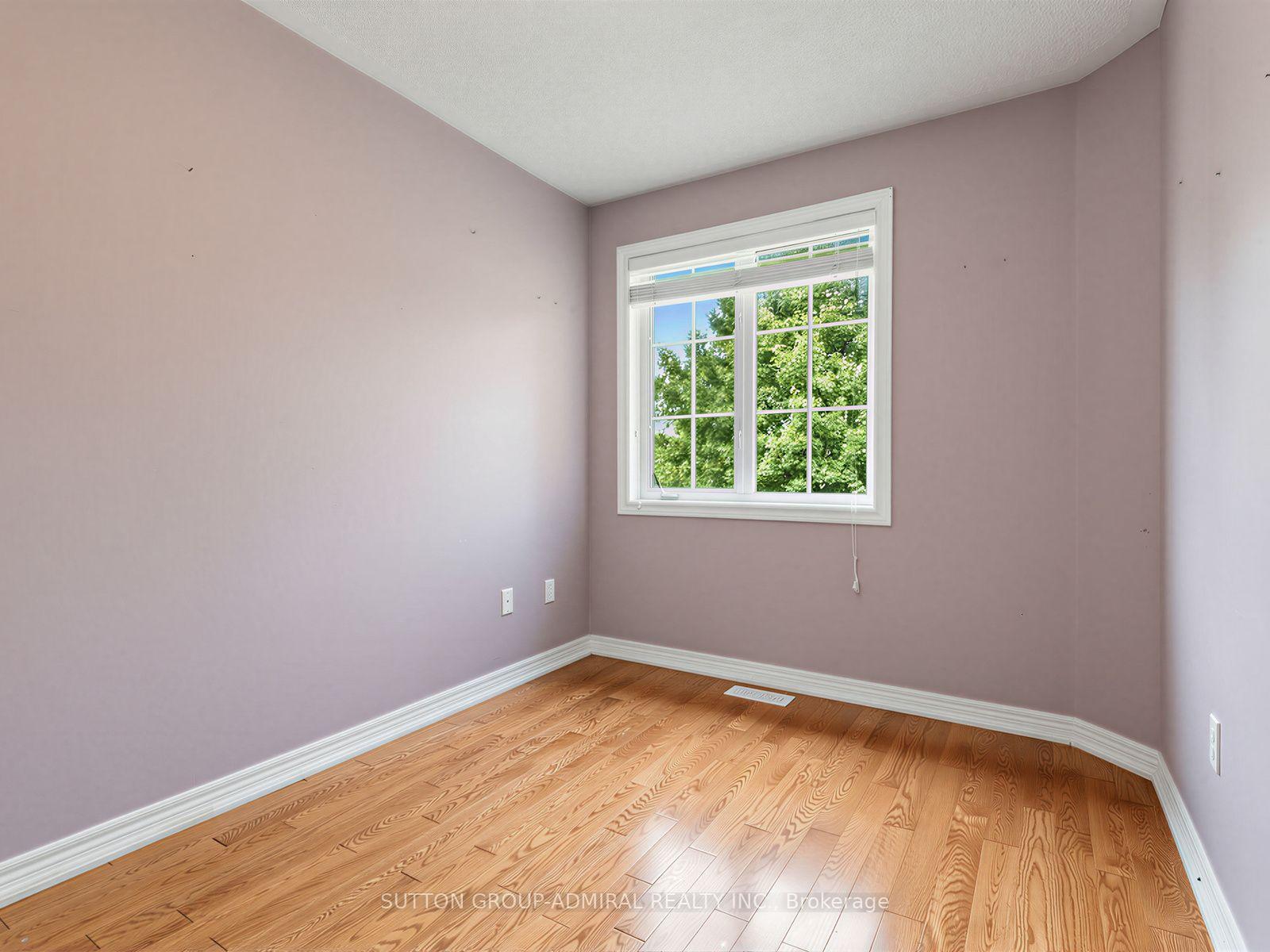 Photo 10 of 17 Royal Appian Crescent, Vaughan, Patterson — HOMEH