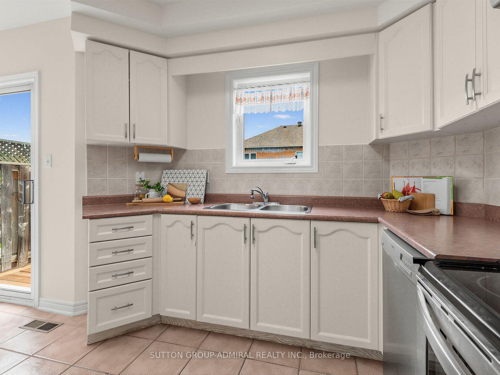 Photo 19 of 17 Royal Appian Crescent, Vaughan, Patterson — HOMEH
