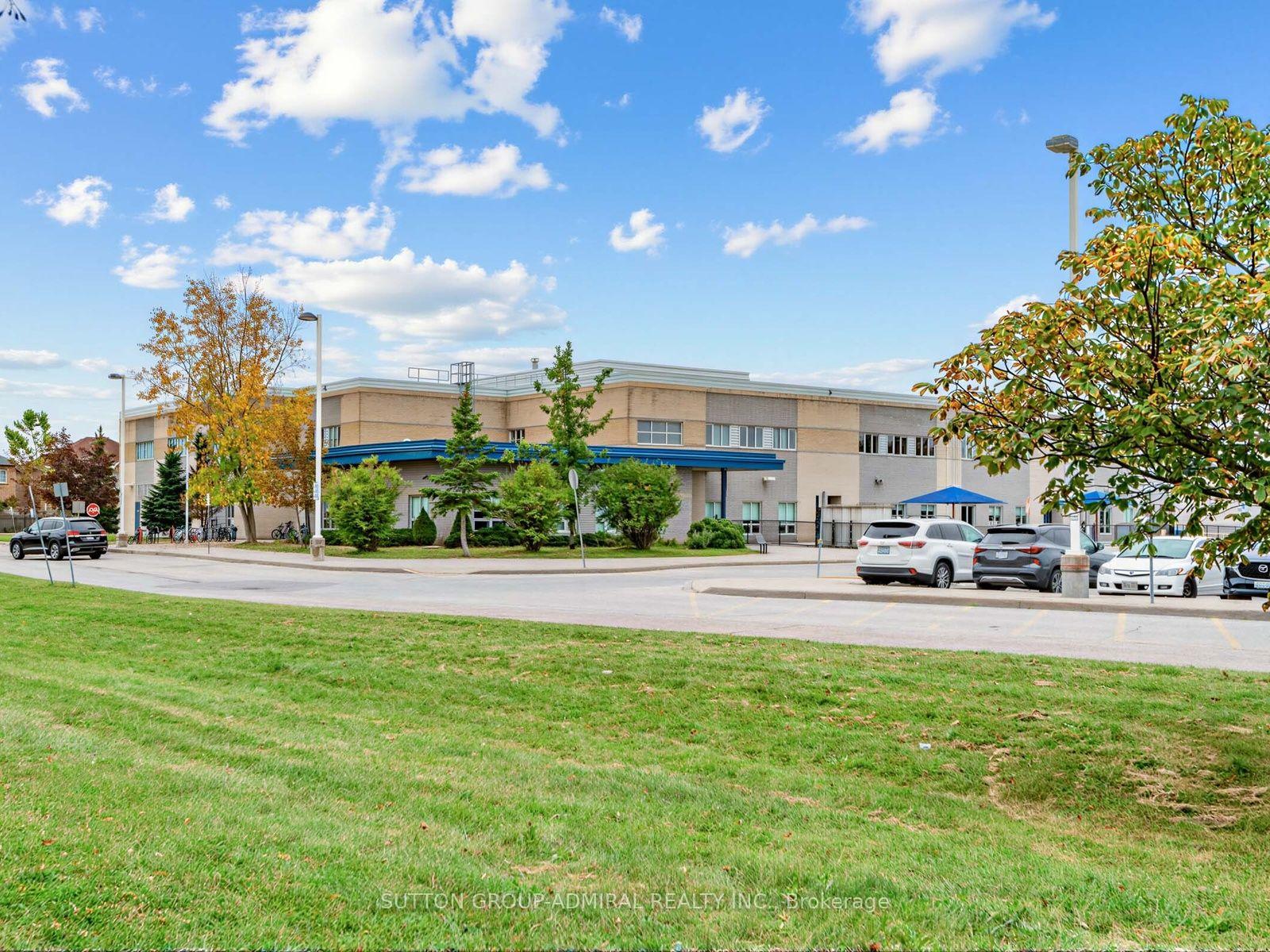 Photo 38 of 17 Royal Appian Crescent, Vaughan, Patterson — HOMEH