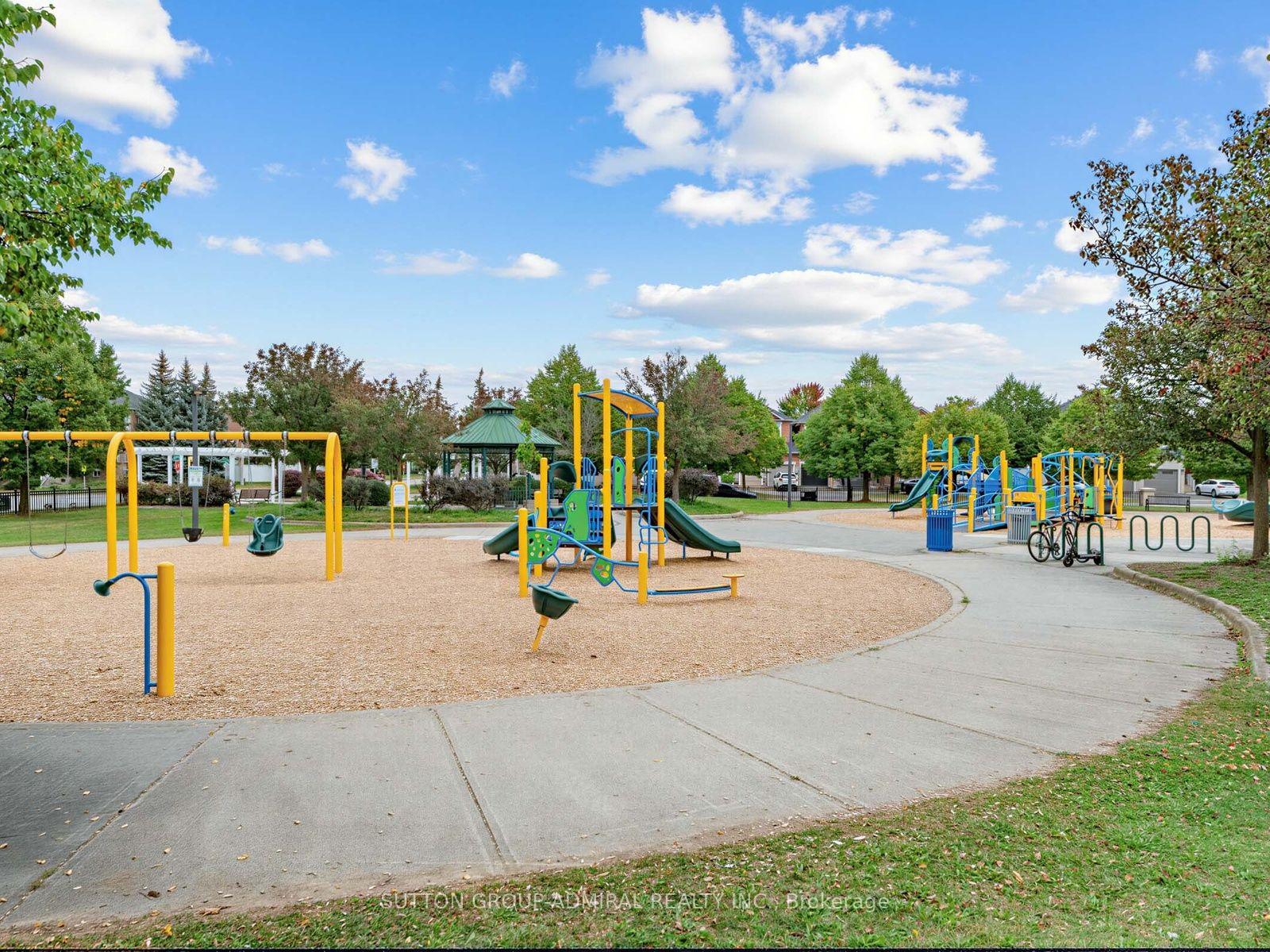 Photo 40 of 17 Royal Appian Crescent, Vaughan, Patterson — HOMEH