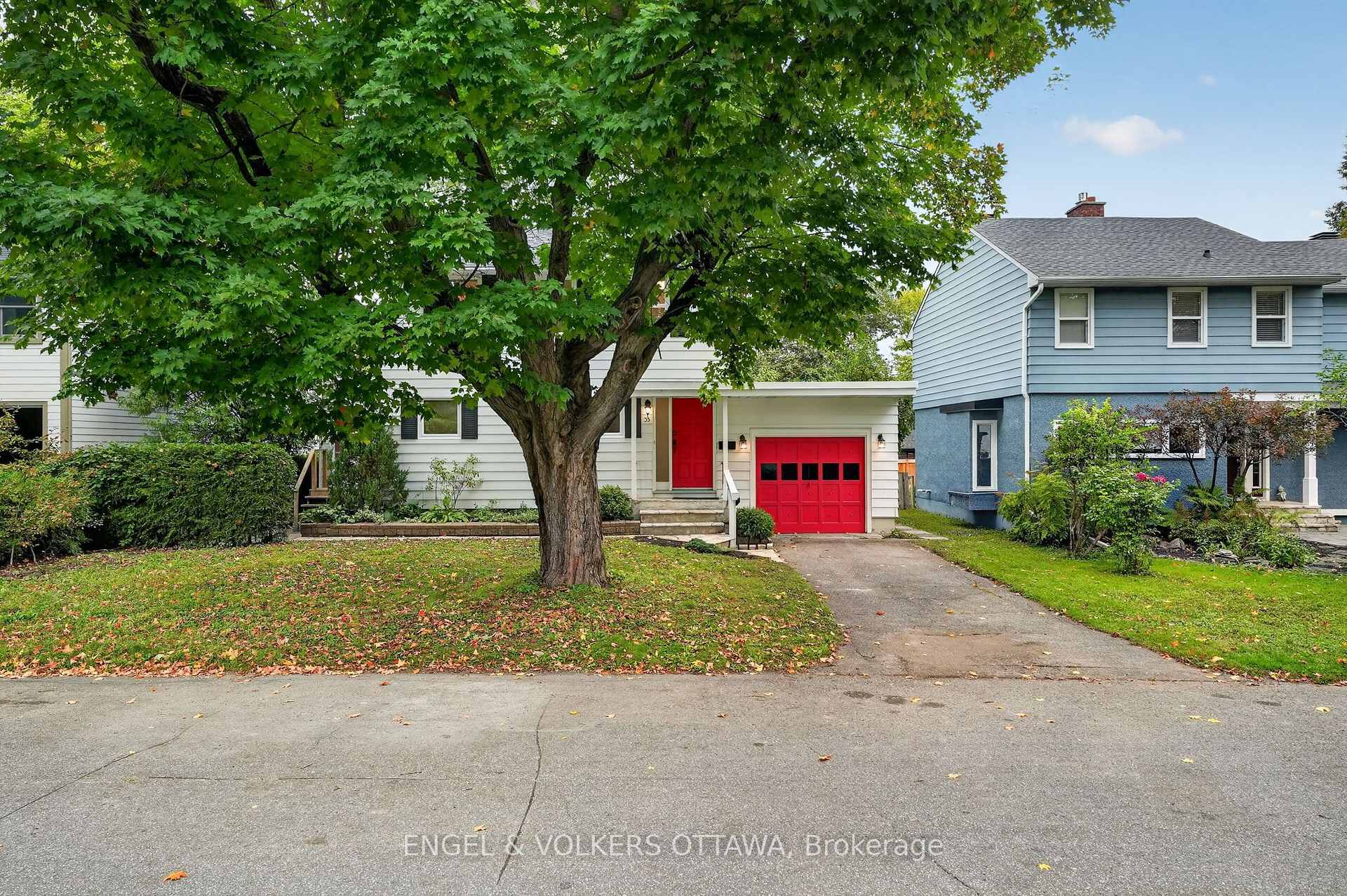 Photo 4 of 35 Bedford Crescent, Ottawa, Manor Park — HOMEH