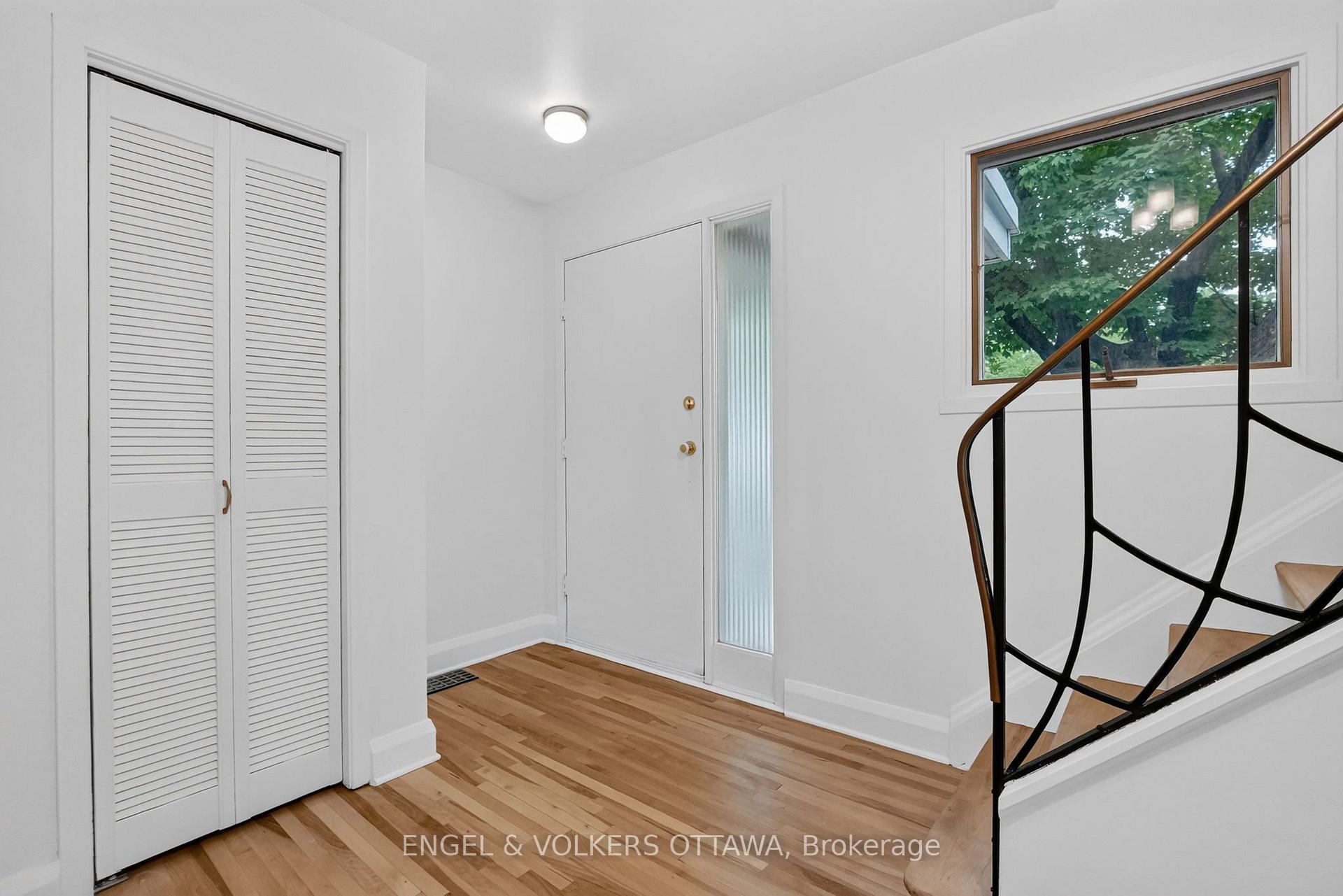 Photo 7 of 35 Bedford Crescent, Ottawa, Manor Park — HOMEH